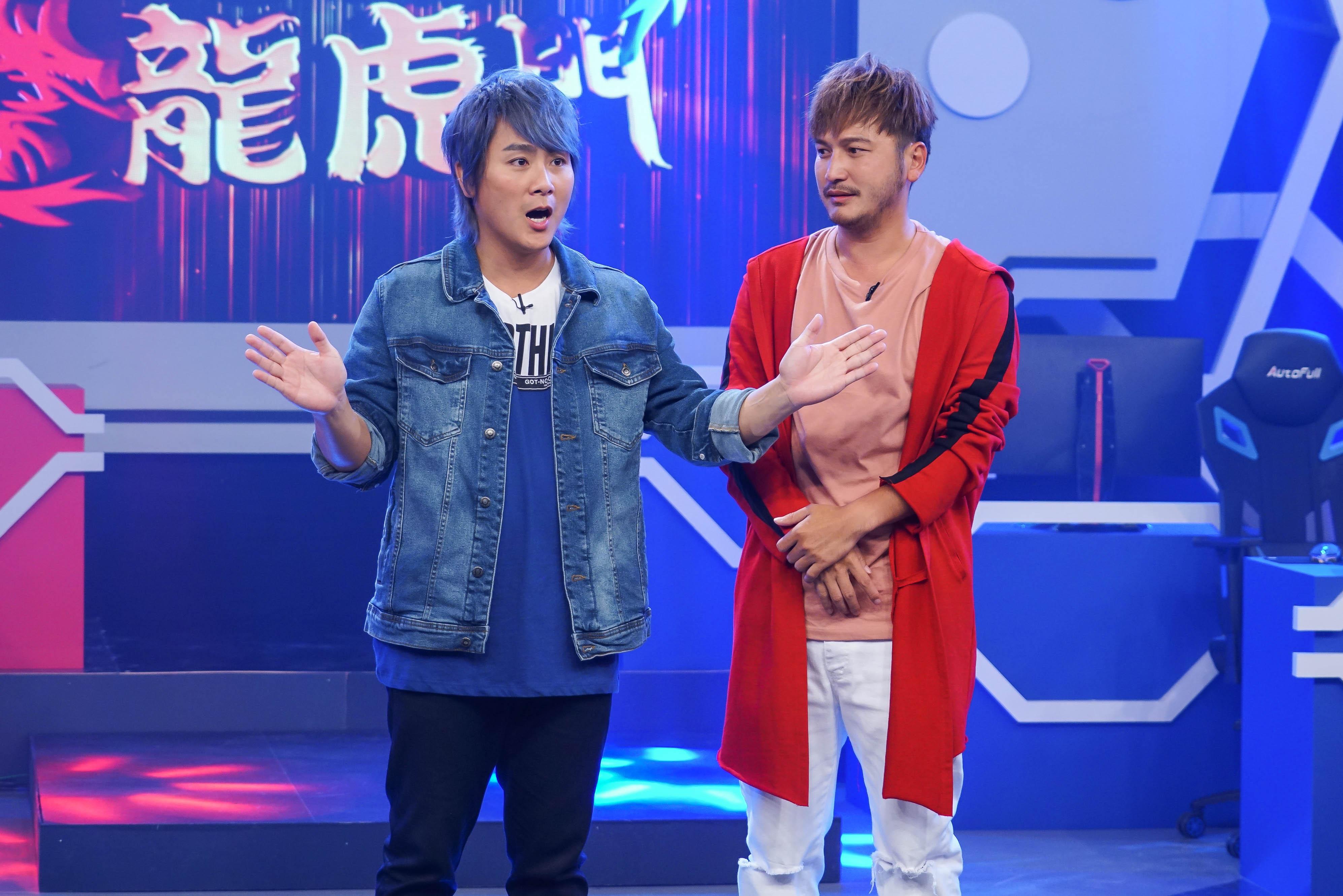 王仁甫(右)和KID於《FIVE鬪!龍虎門》節目中進行賽車決鬥。(狼谷競技台提供)