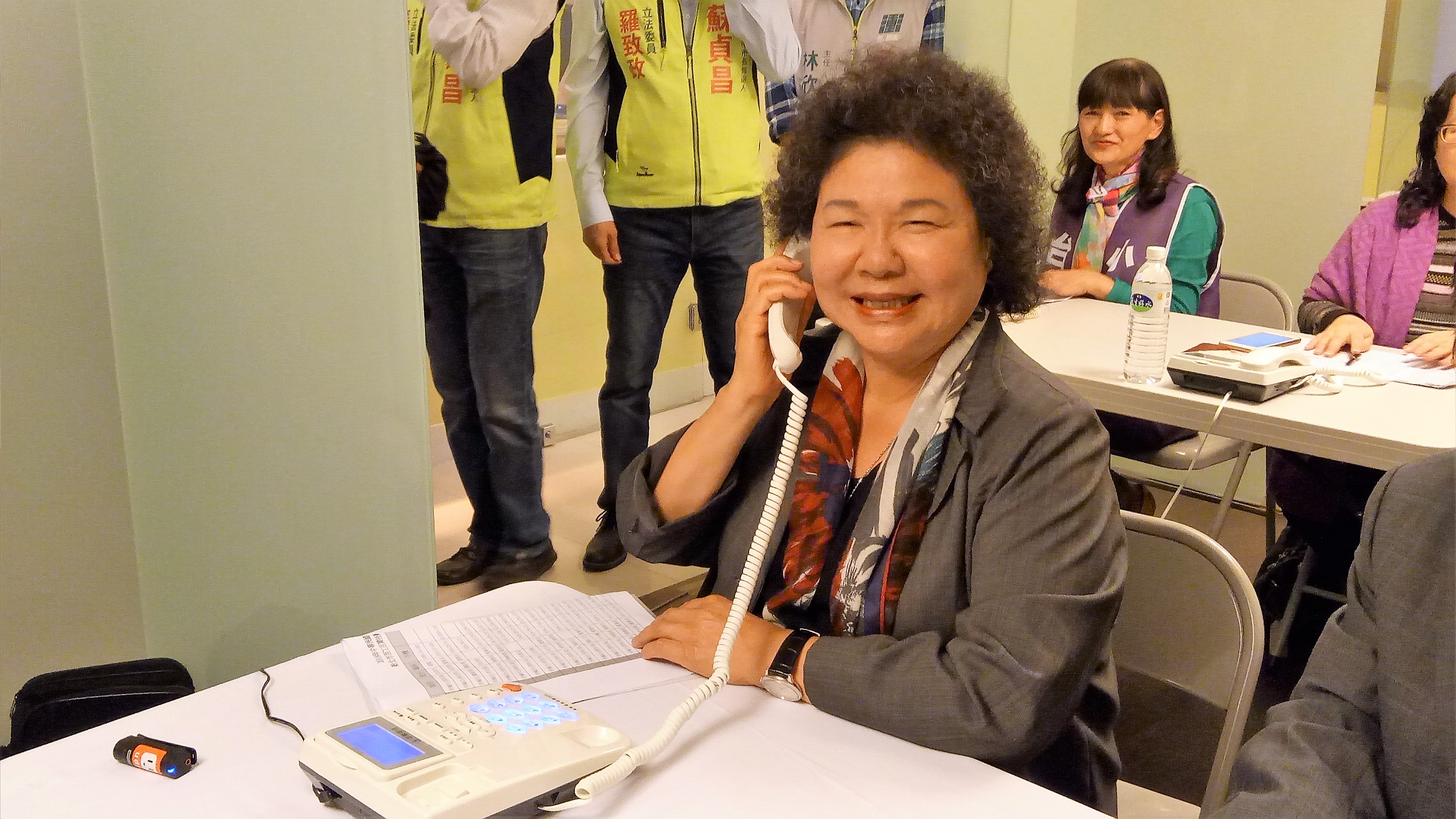 總統府祕書長陳菊今晚為新北市長參選人蘇貞昌電話拜票。