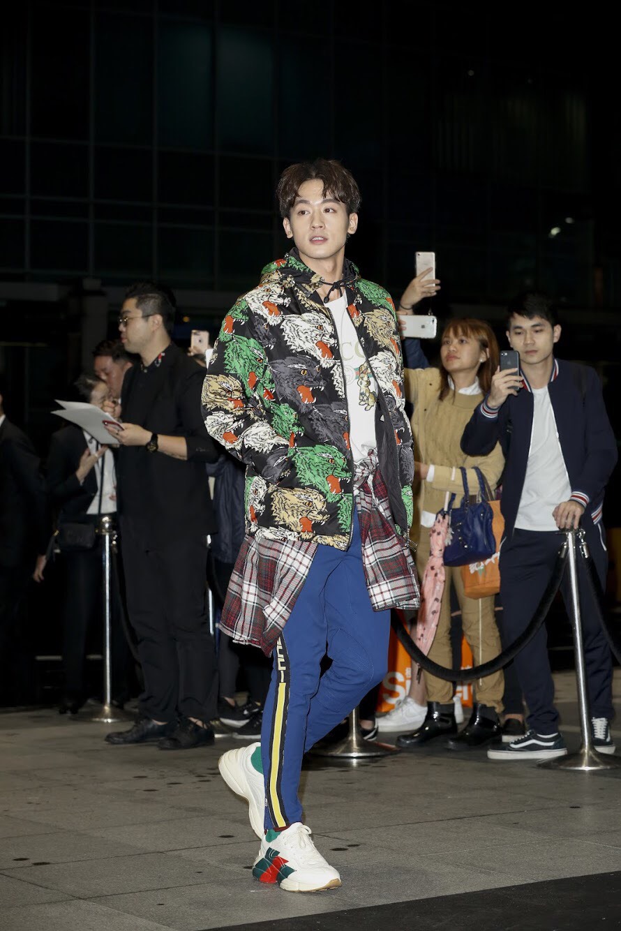 吳思賢透露自己不夠紅沒賺很多，目前只能靠姐姐買給他GUCCI。