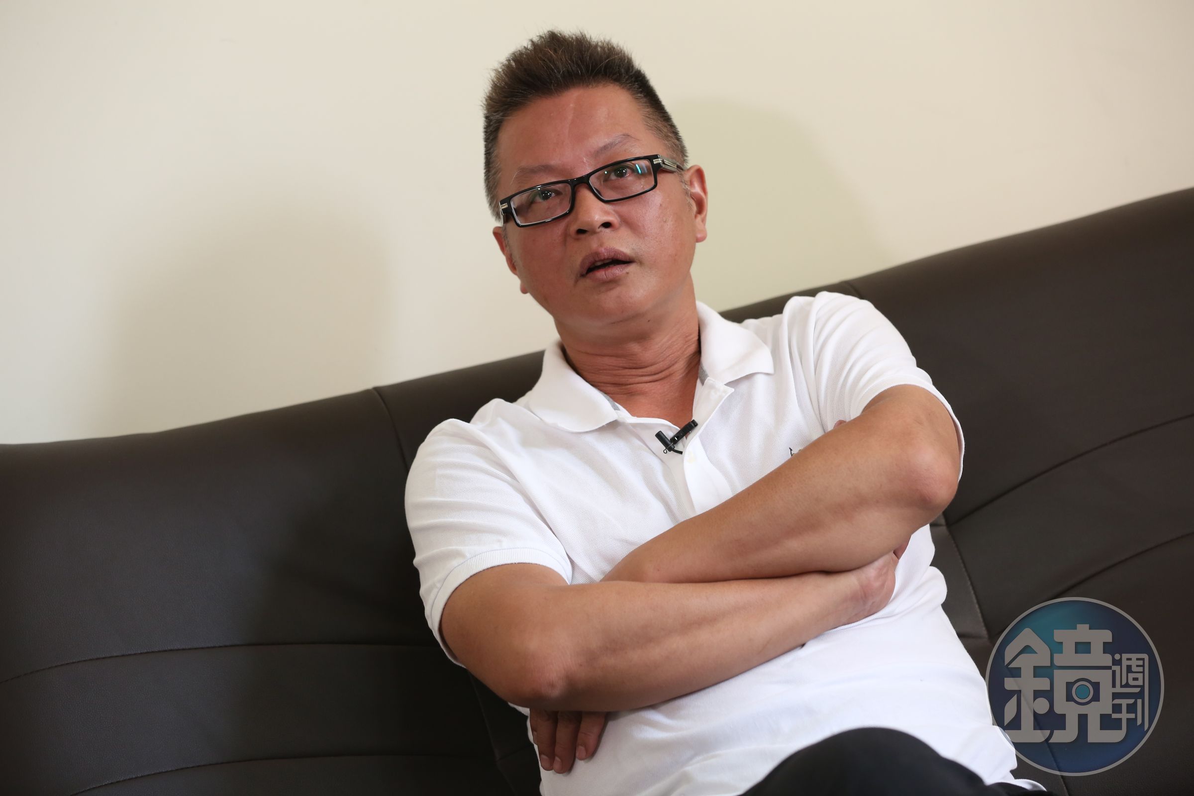 曾是情場浪子，余建德最後鍾情於追了1年的太太，儘管離婚收場，他仍不悔。
