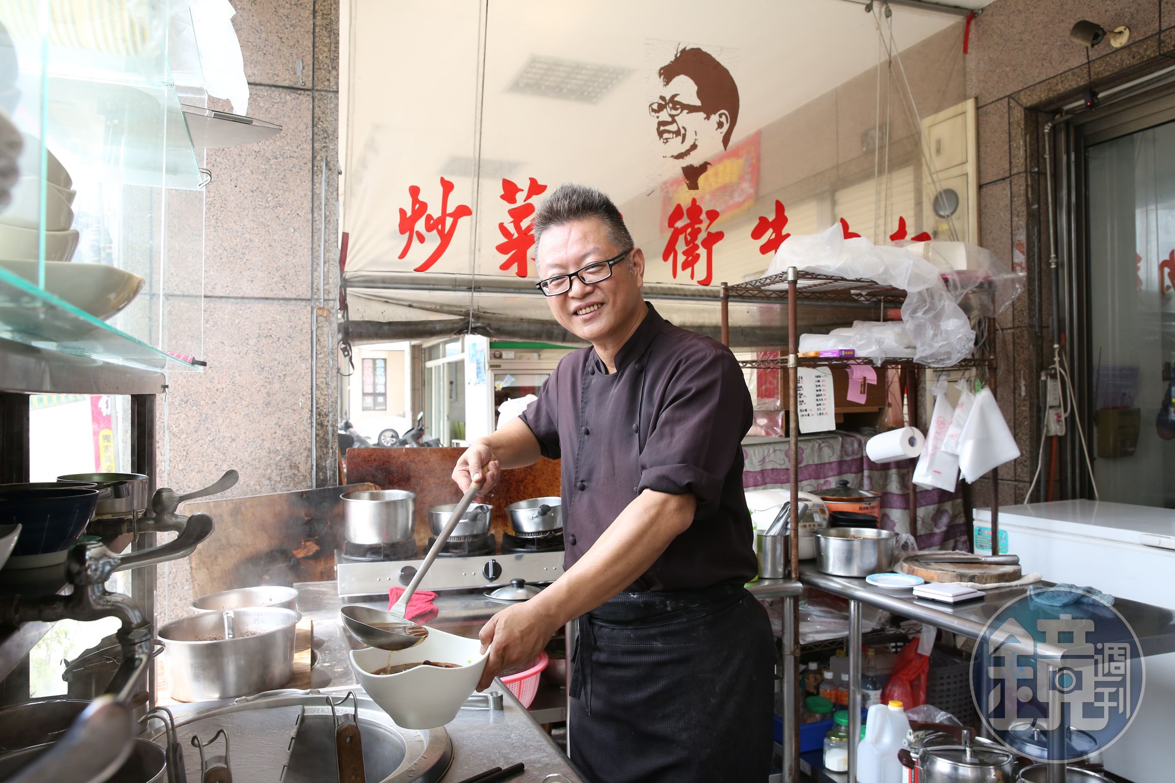 提供待用麵、無酬教人廚藝，余建德認為人都會有不便的時候，社會需要更多暖流。