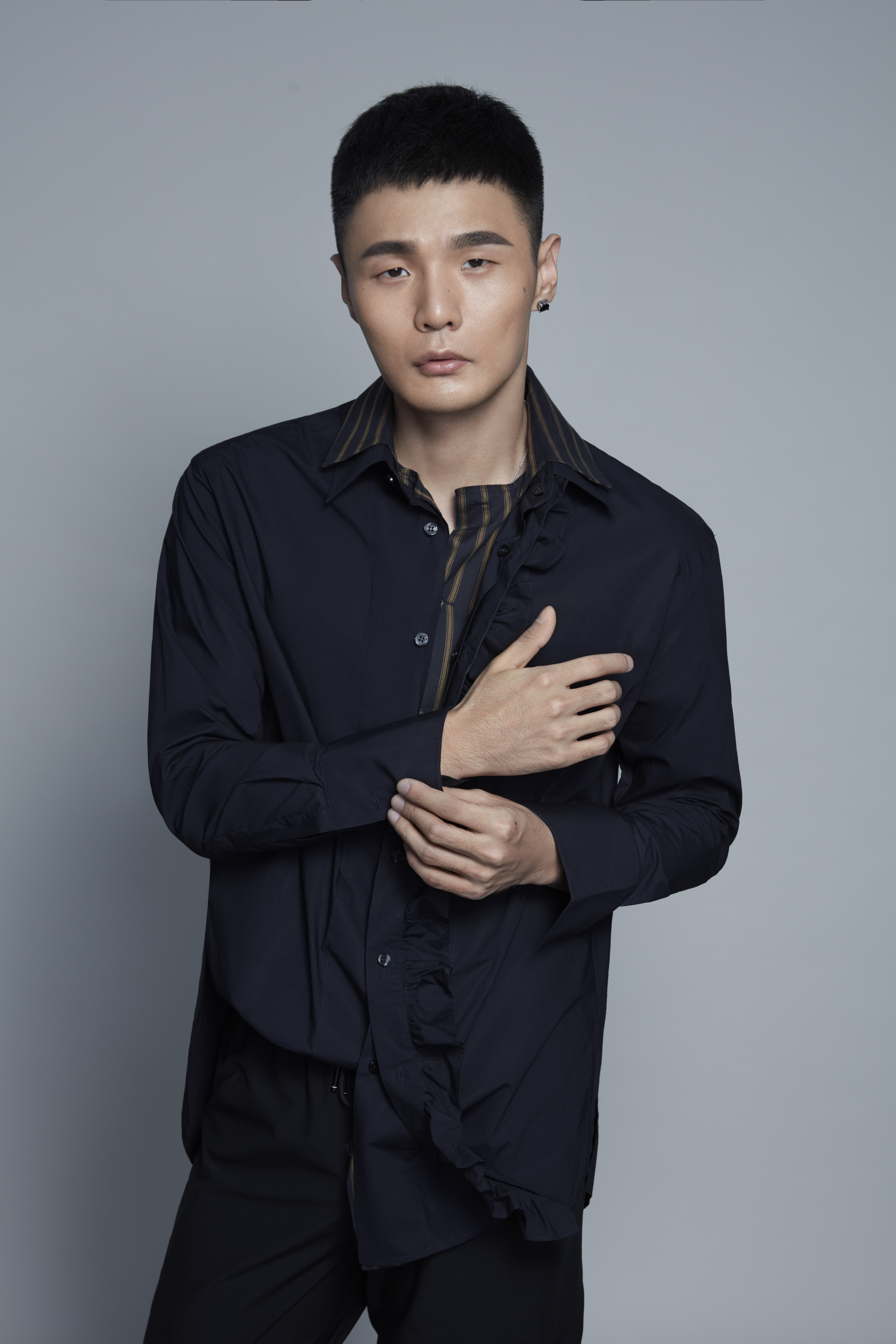 李榮浩蟬聯本週冠軍，專輯宣傳曝光不多仍氣勢驚人。（華納音樂提供）