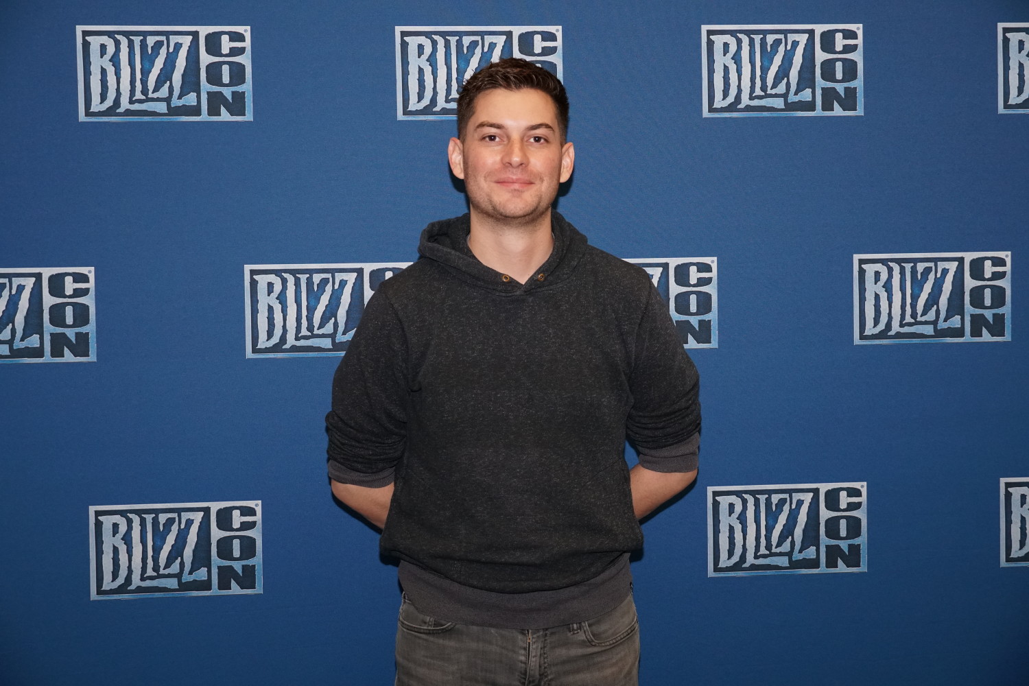 《爐石戰記》資深遊戲設計師Dean Ayala接受台灣媒體採訪。