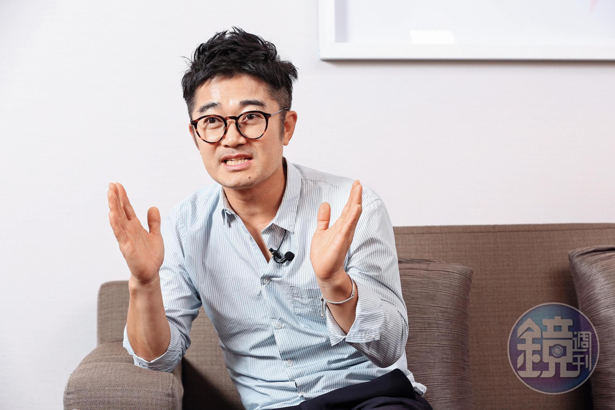黃金山認為CJ E&M為韓國最大娛樂集團，有義務與責任扶植國內中小型的娛樂經紀公司共同成長。