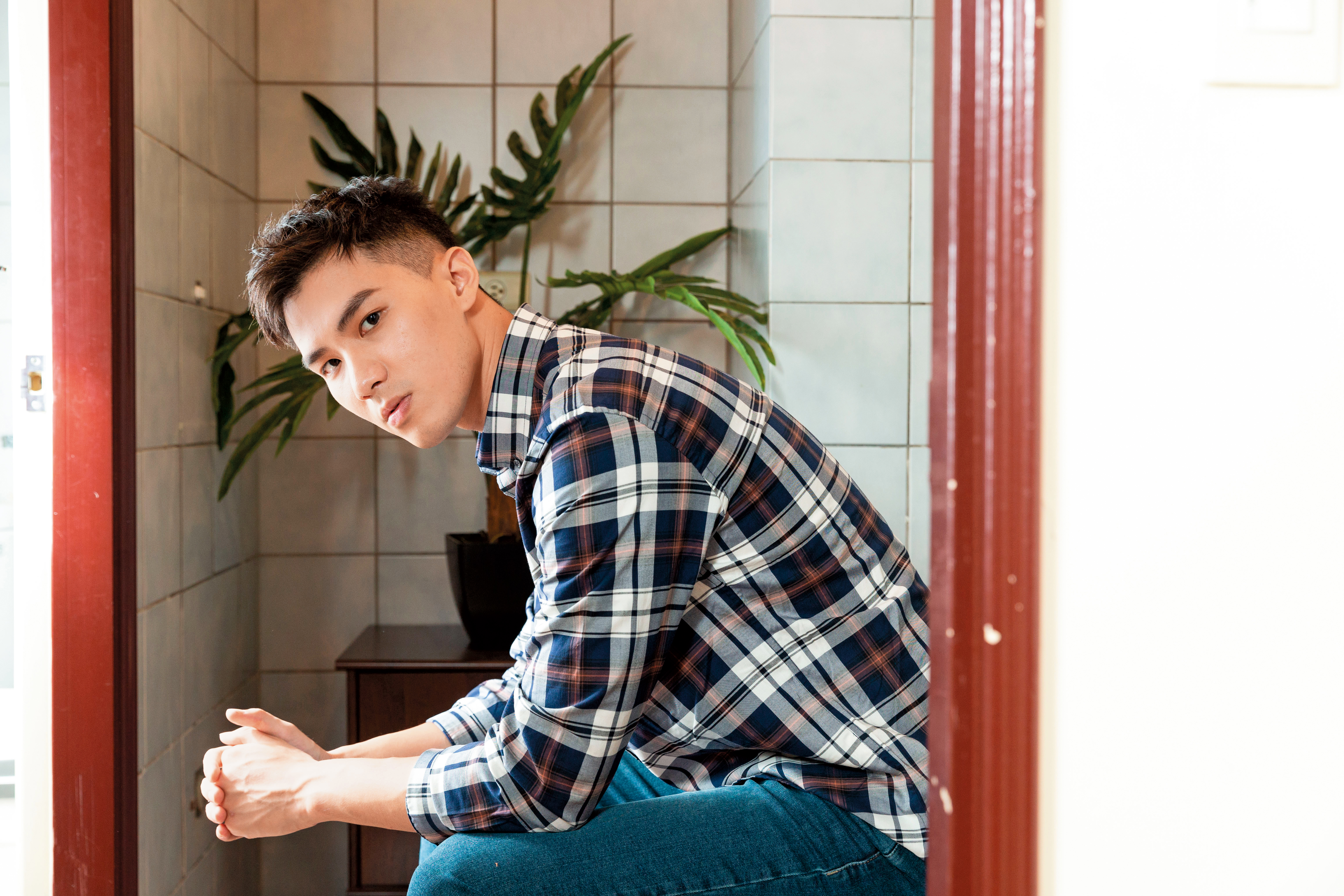 桃花頗旺的宋亞倫不但男女通殺，也談過異國戀情。