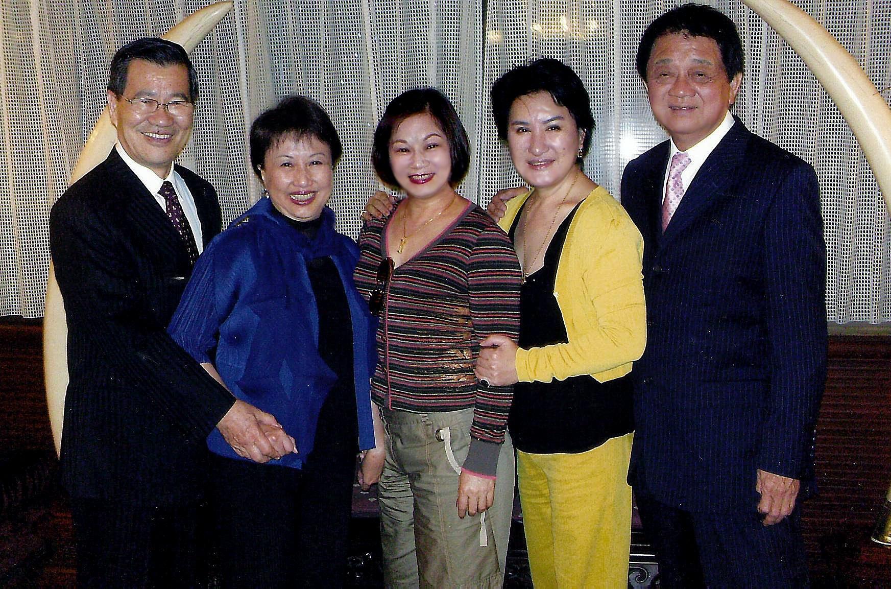 洪文棟感情世界豐富，為了歌仔戲天后楊麗花與白嘉莉分手。（翻攝自周嘉麗臉書）