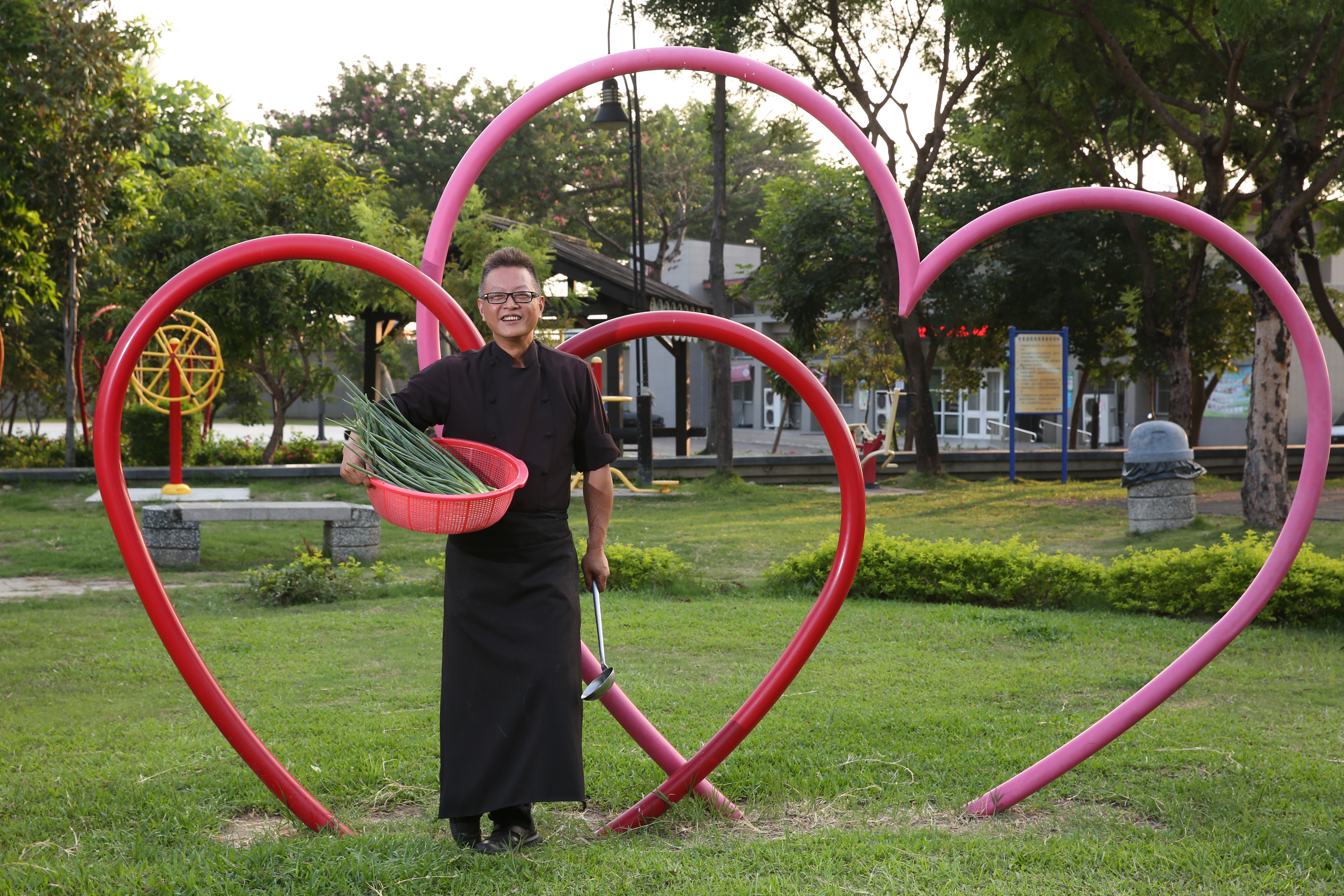 婚變後，余建德不再認為愛情是人生的必要條件，學會和自己相處，是更重要的課題。