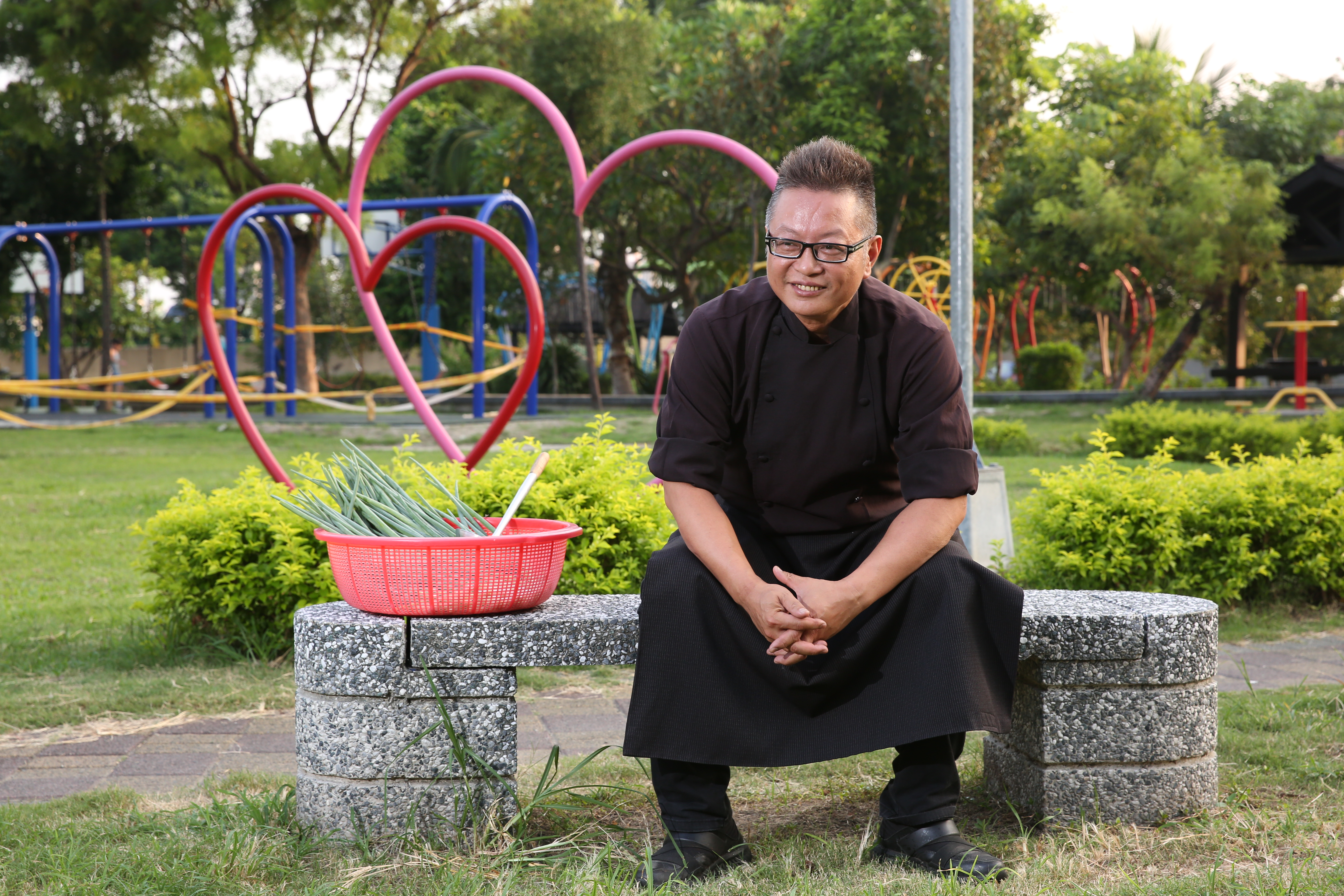 不再認為愛情是人生的必要條件，余建德認為生活還有更多事情值得追求。