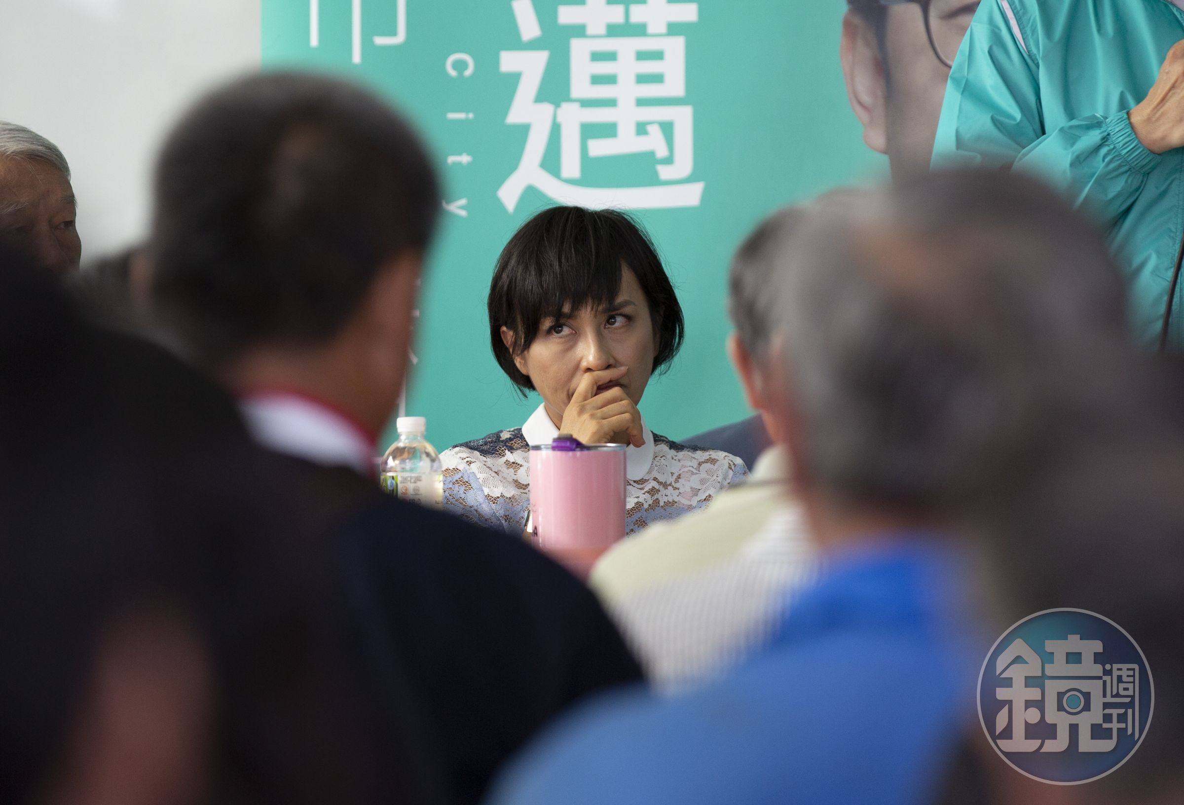 民進黨立委邱議瑩「老婆陪睡說」持續發酵，臉書留言數暴增到110萬則。