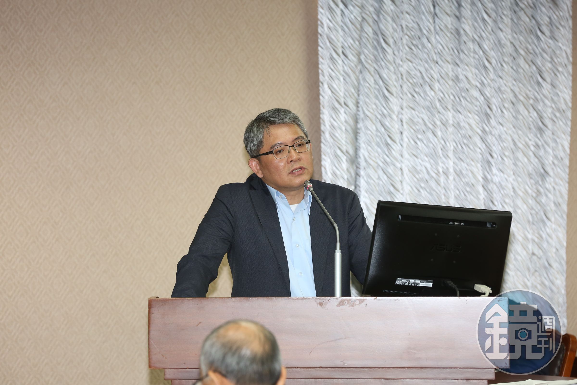內政部次長花敬群指出，隨著世代不同，取名的趨勢也有變化，以「九年級生」為例，男性常見名字第一名為「承恩」。