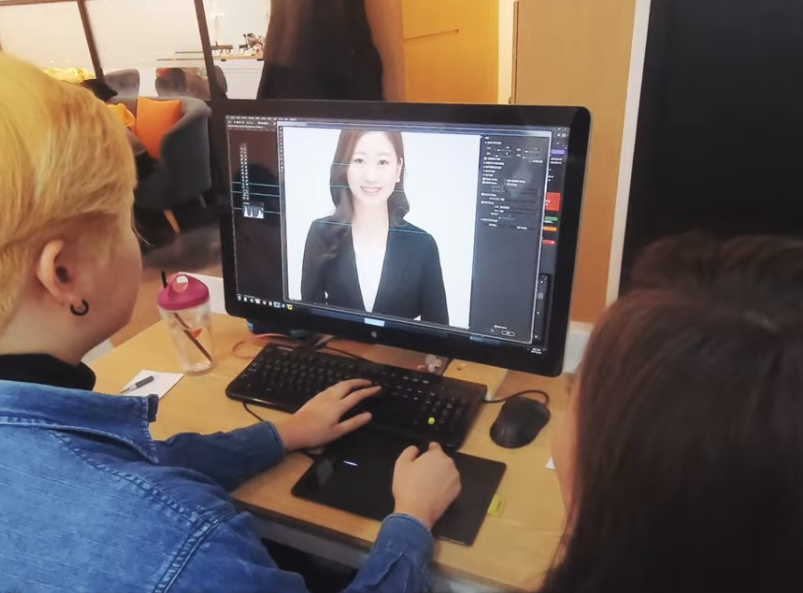 拍張美美的證件照，已成為觀光客到南韓必做的事。（翻攝kkday youtube）