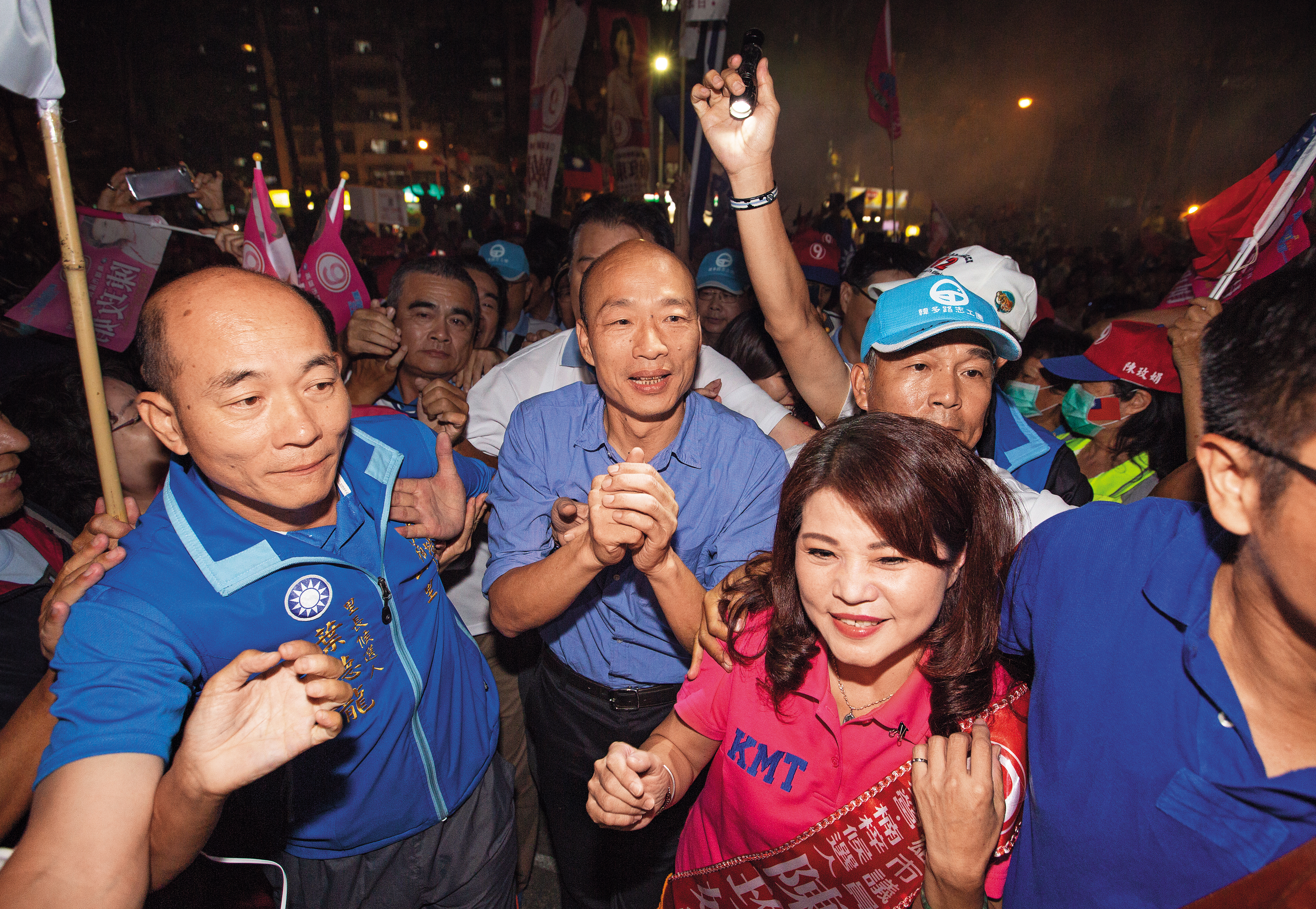 看中韓國瑜的高人氣，藍營各縣市候選人趨之若鶩找他輔選站台。
