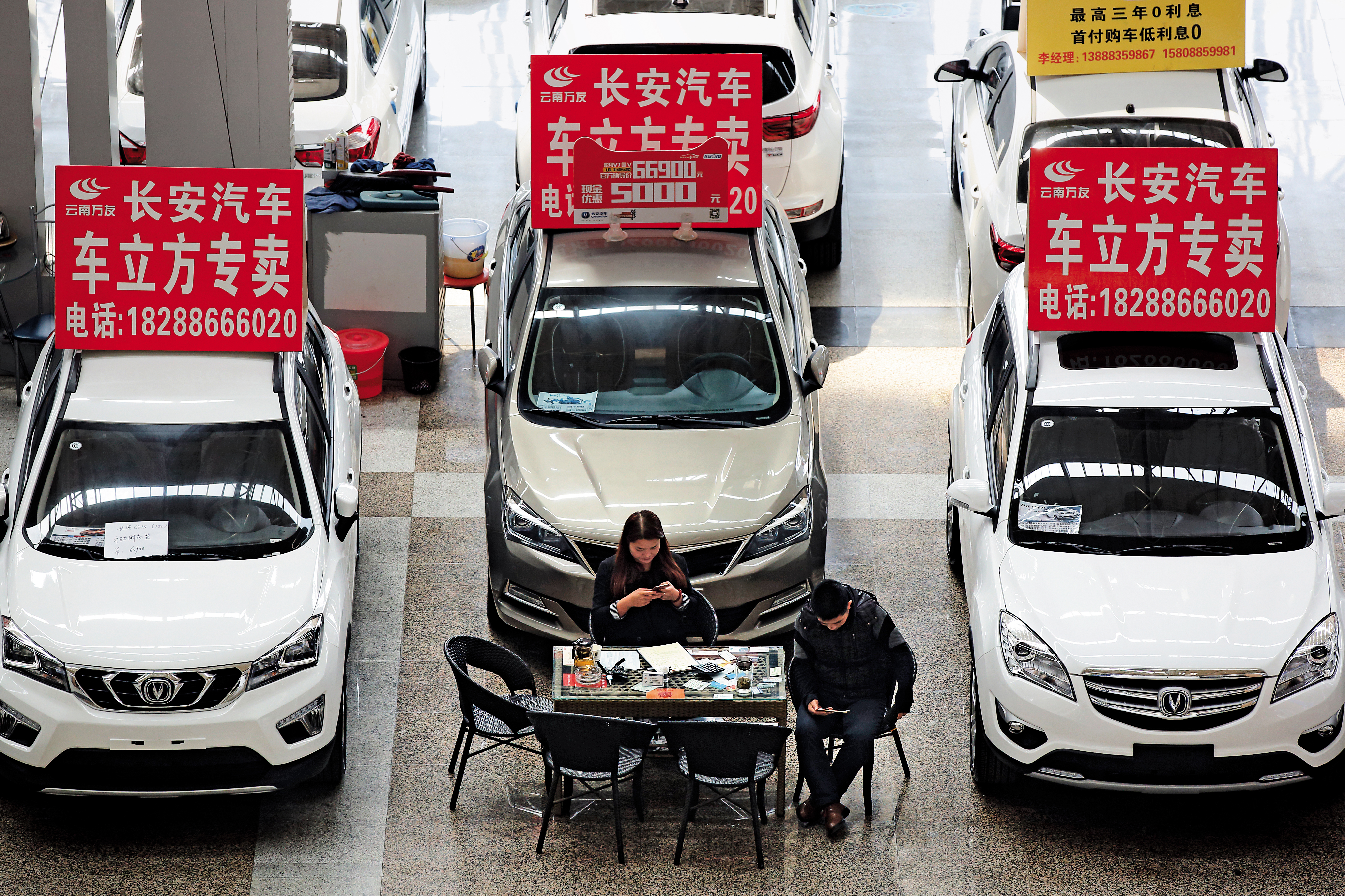 9月本來應該是中國車市的旺季，但今年卻異常的冷市，產量較去年同期衰退10％。