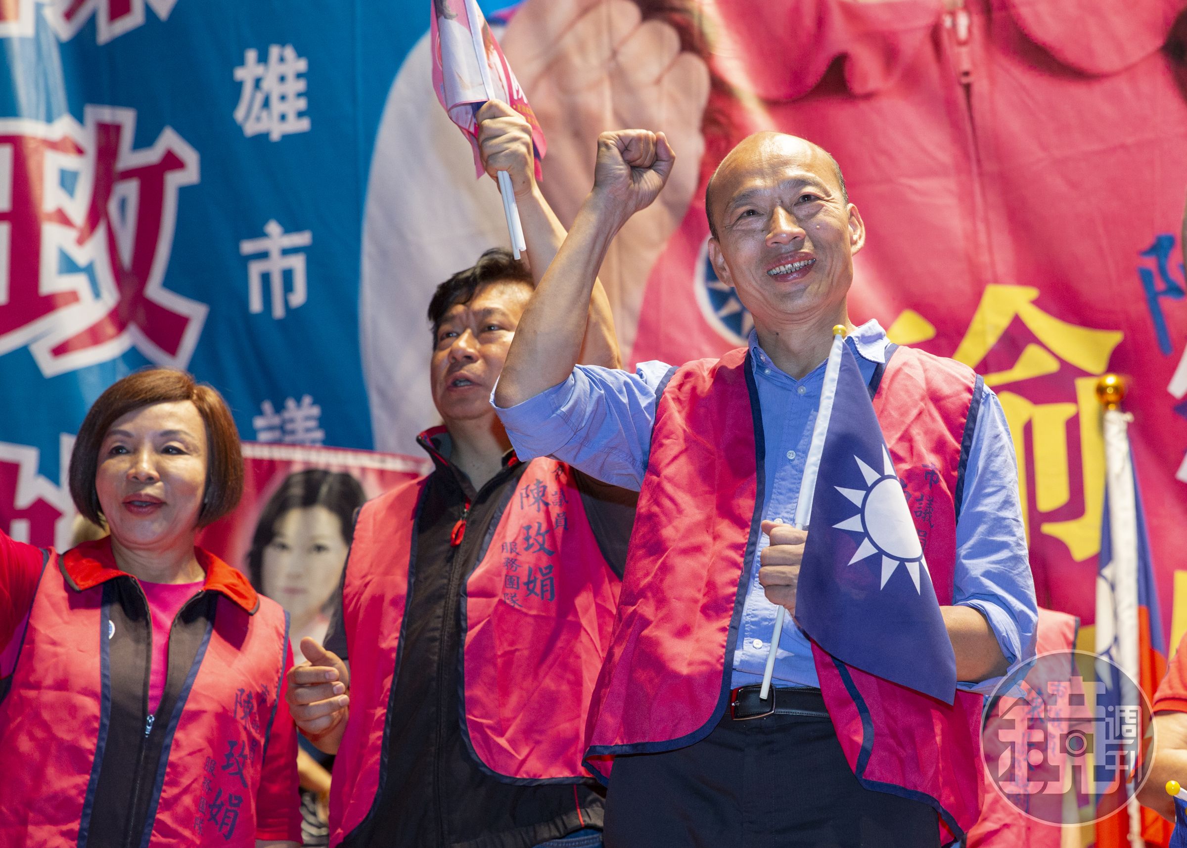 蔡玉真踢爆韓國瑜（圖右）的妻子私校租用台糖土地，每坪月租僅8元。