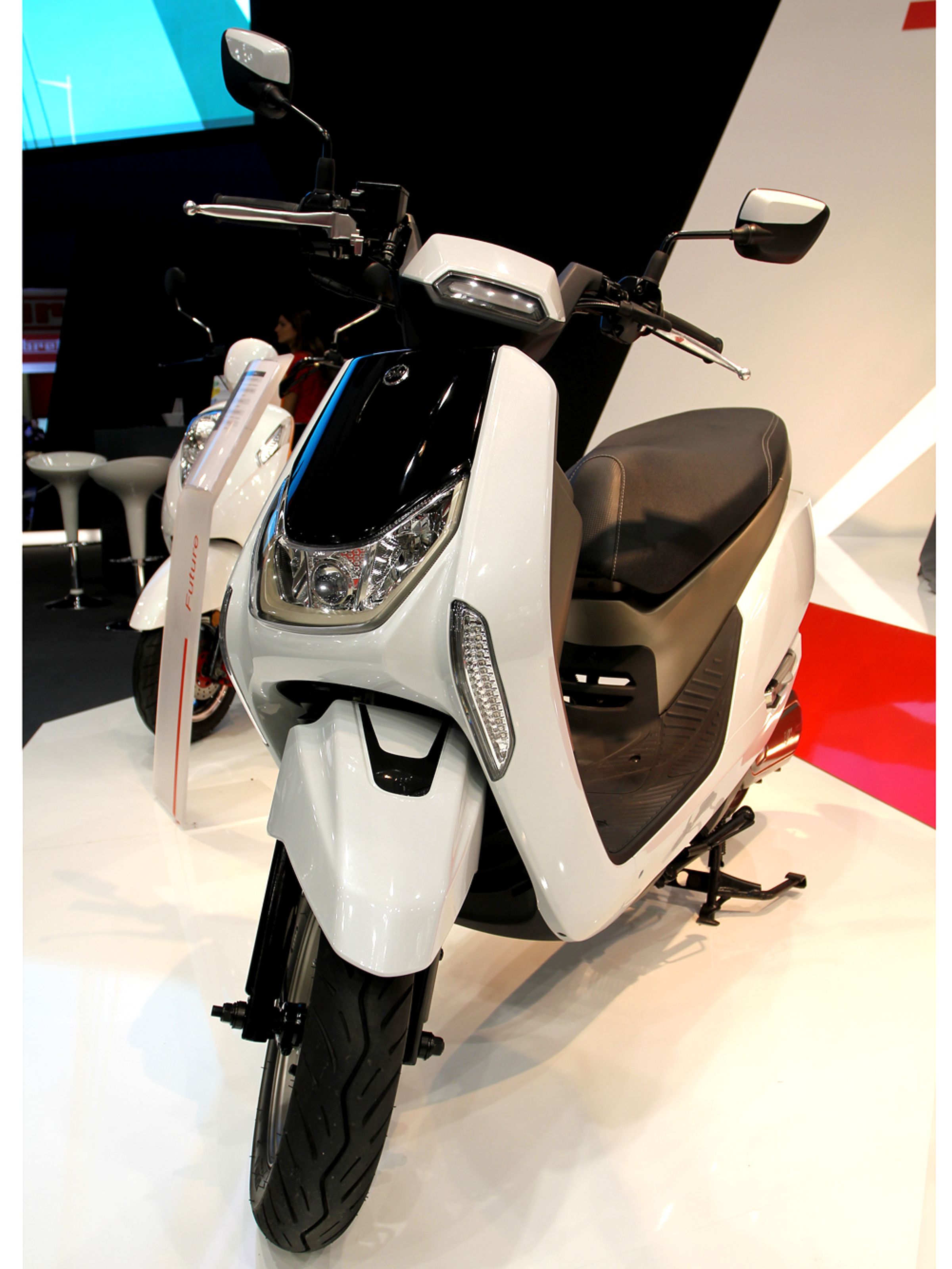 白牌電動機車EF1，最高時速80公里，續航力80公里（時速40公里時）。