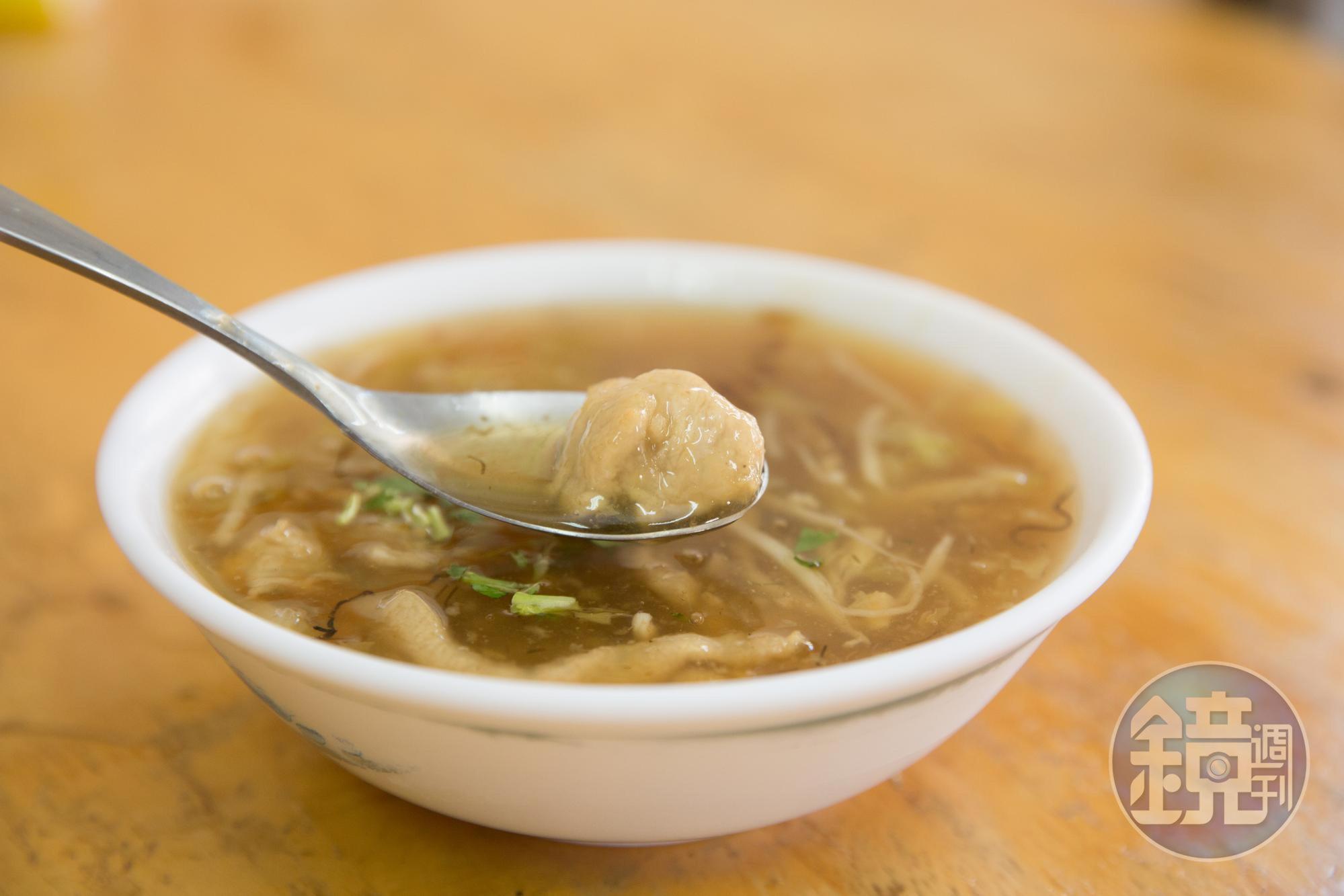 台中外埔的廟口魚翅肉羹,是張庭維從小吃到大的美食。(30元/小份)