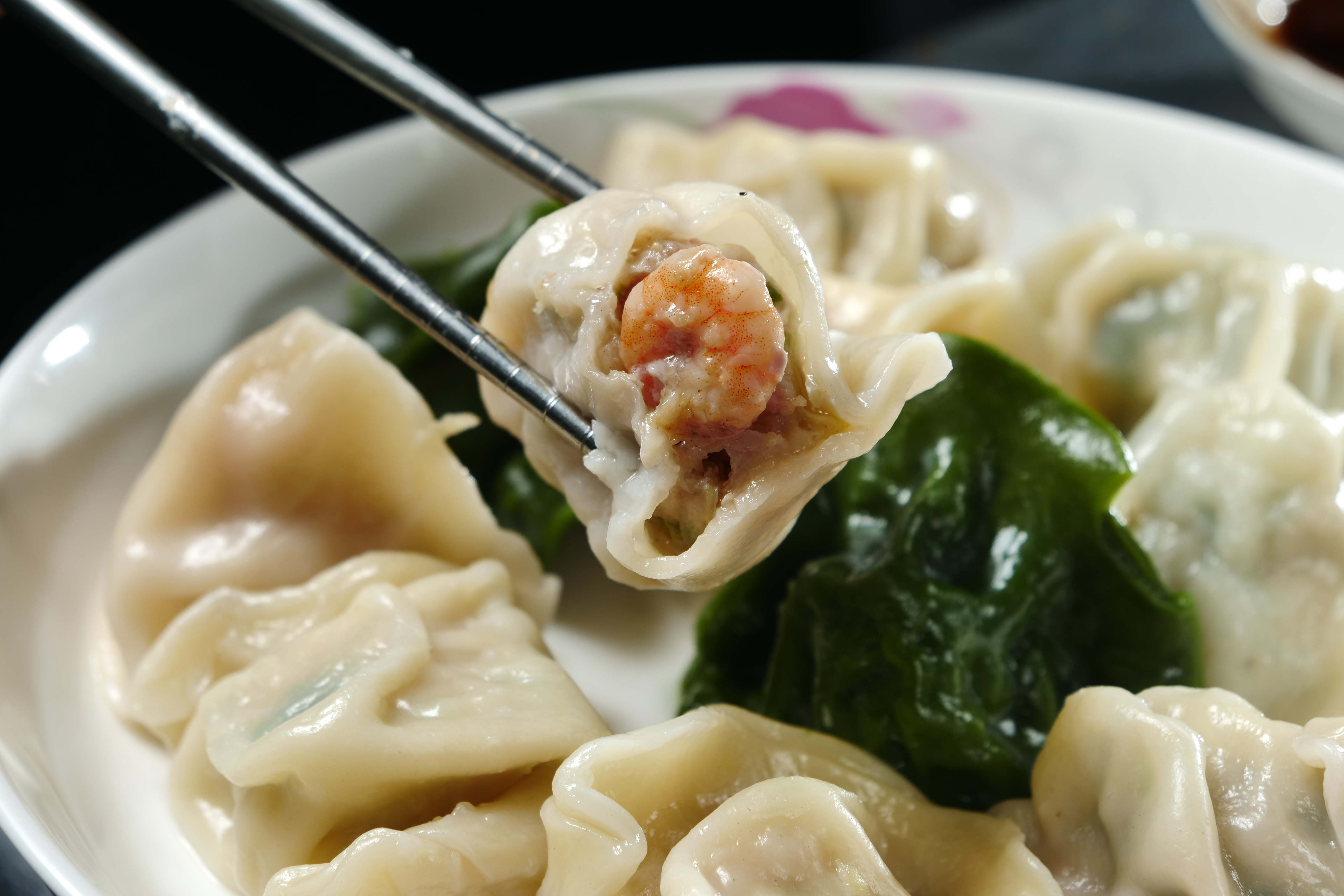 點「綜合水餃」一次能吃到5種口味。（150元／1份12顆，附湯或飲料）