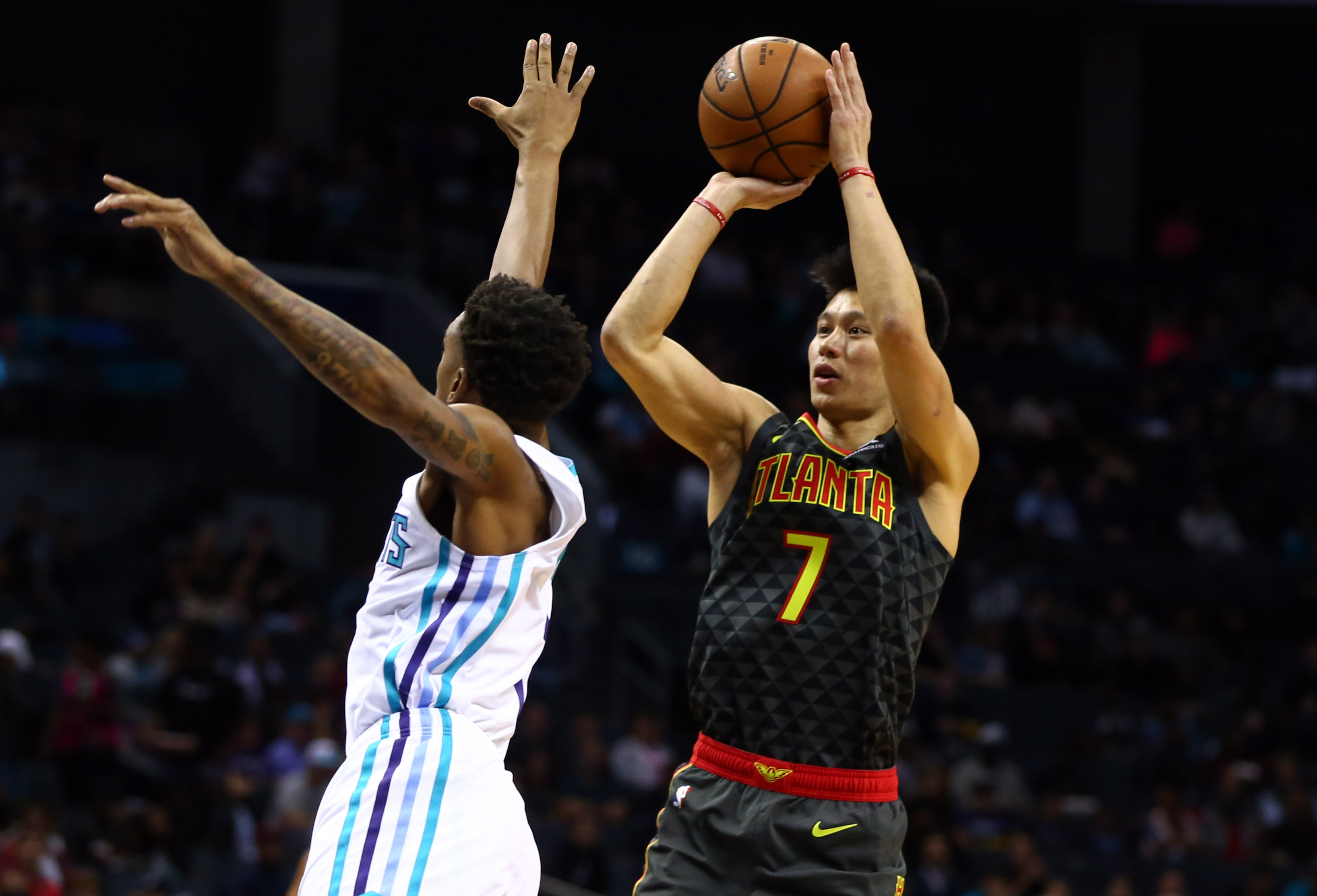 林書豪此役只替補上場18分鐘，高效率拿下全隊最高19分，可惜無綠帶領老鷹贏球。（東方IC）