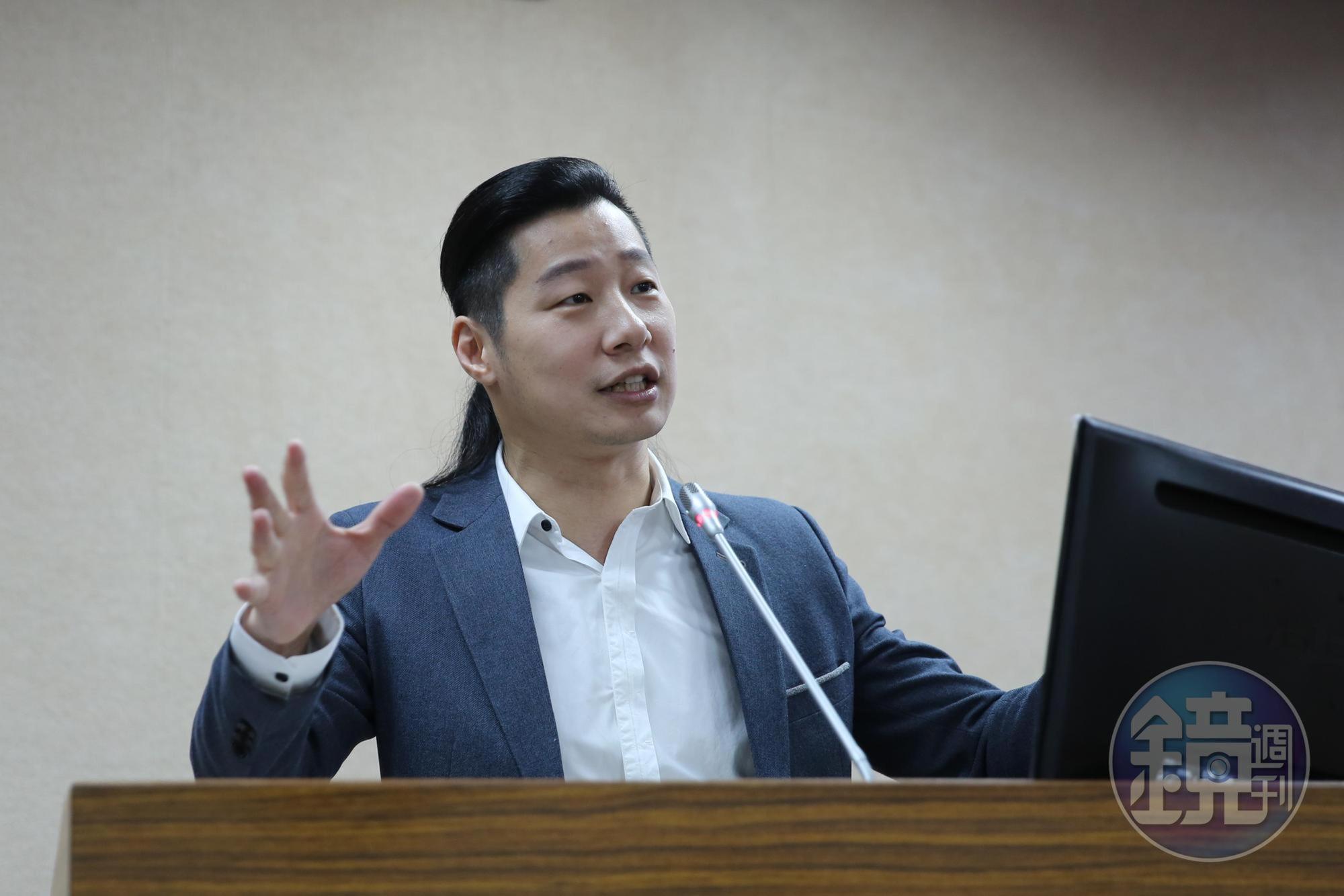 時代力量立委林昶佐(圖)批評韓國瑜過去擔任國民黨立委時,質詢發言率極低。