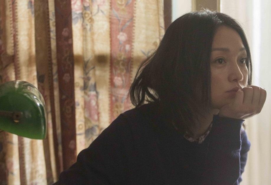 周迅主導《你好,之華》文藝而溫暖氣氛,演技爐火純青,入圍金馬獎影后項目。(甲上提供)