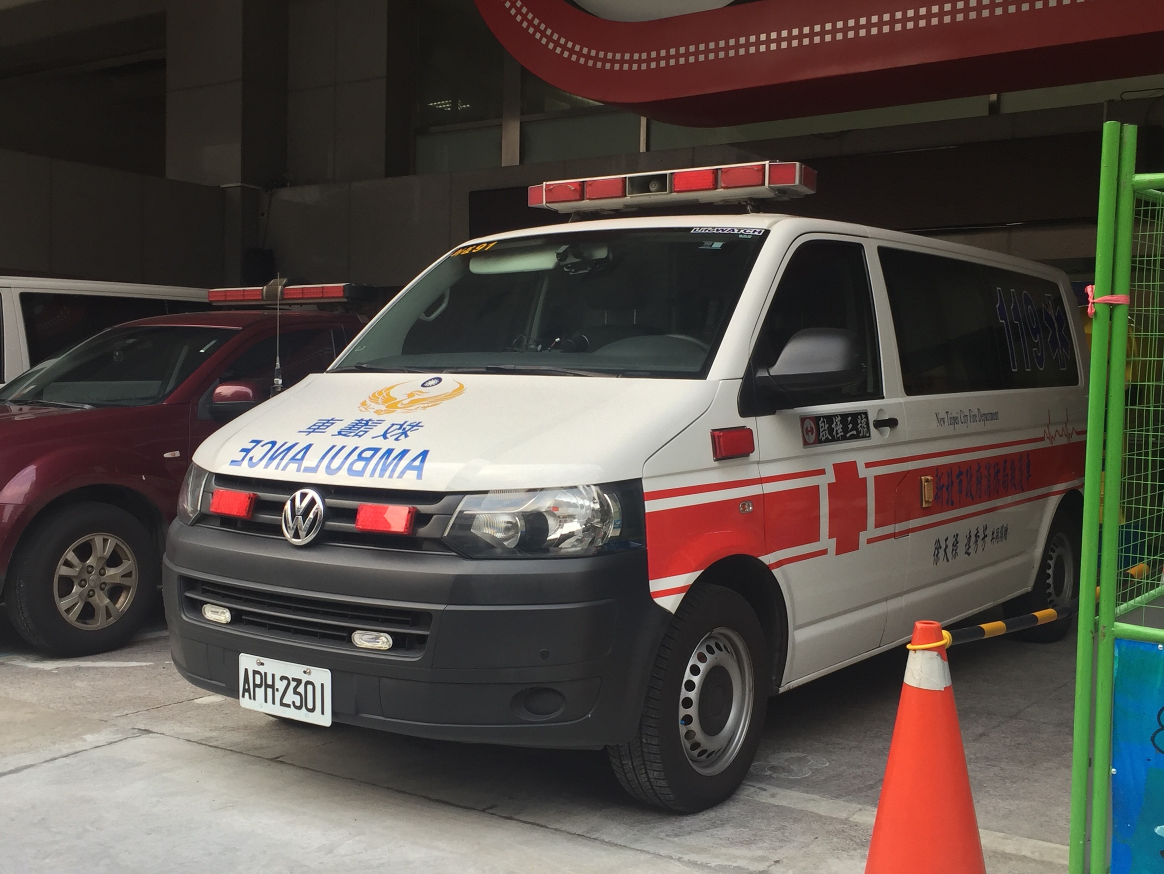 救護車深夜救護分秒必爭，卻被投訴警鳴器擾民。