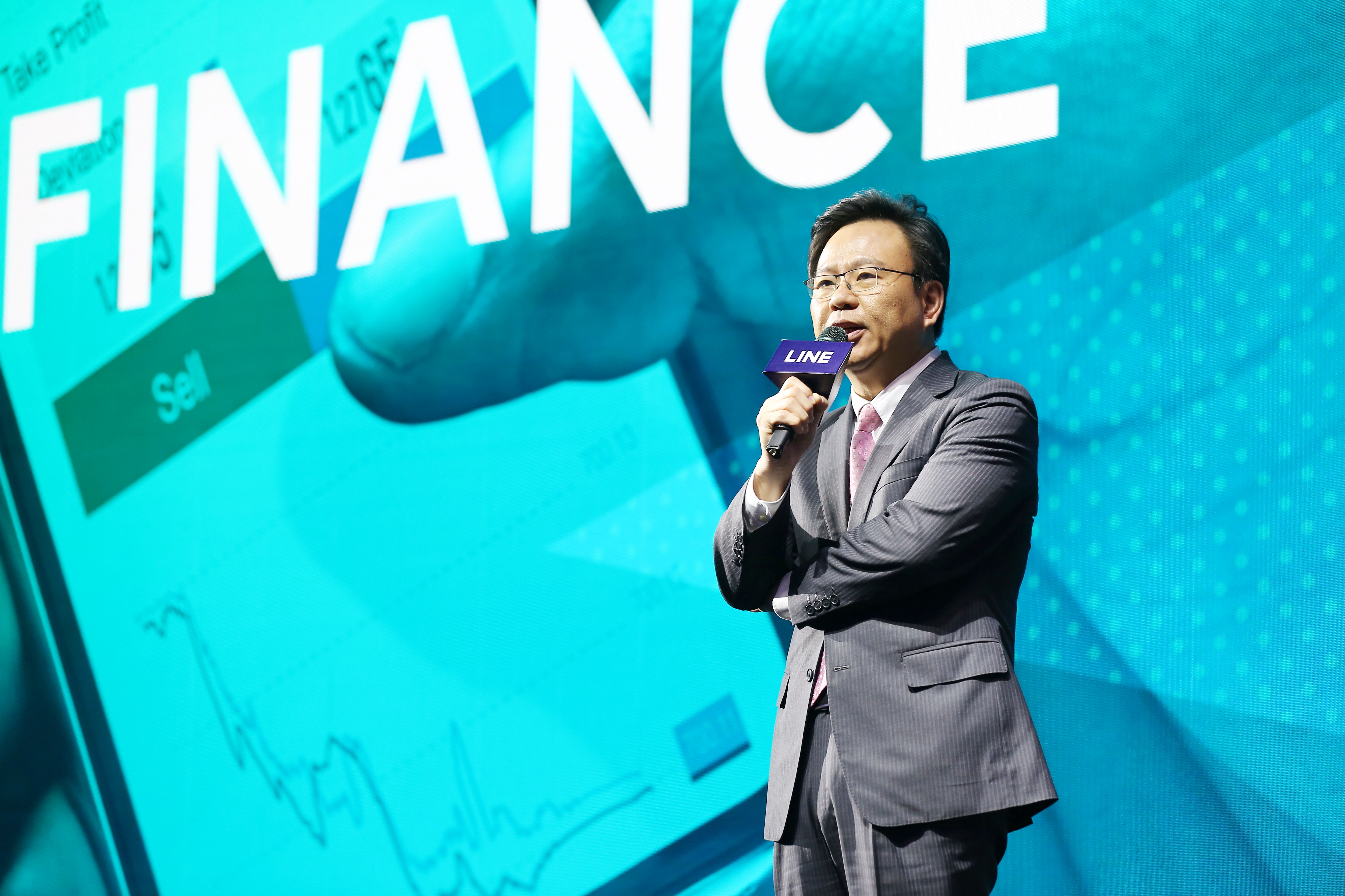 月初甫離開LINE Financial的劉奕成，今天也在臉書上替自己抱屈。