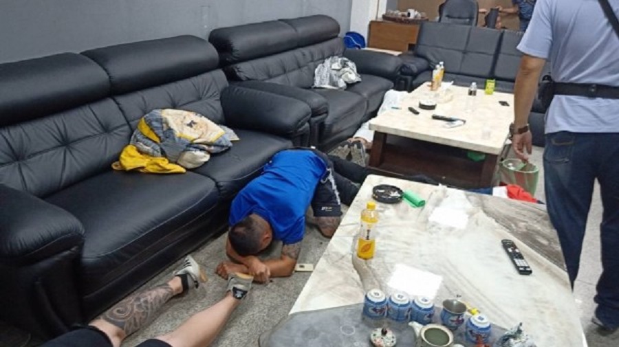 警方壓制涉嫌擄人嫌犯。（警方提供）