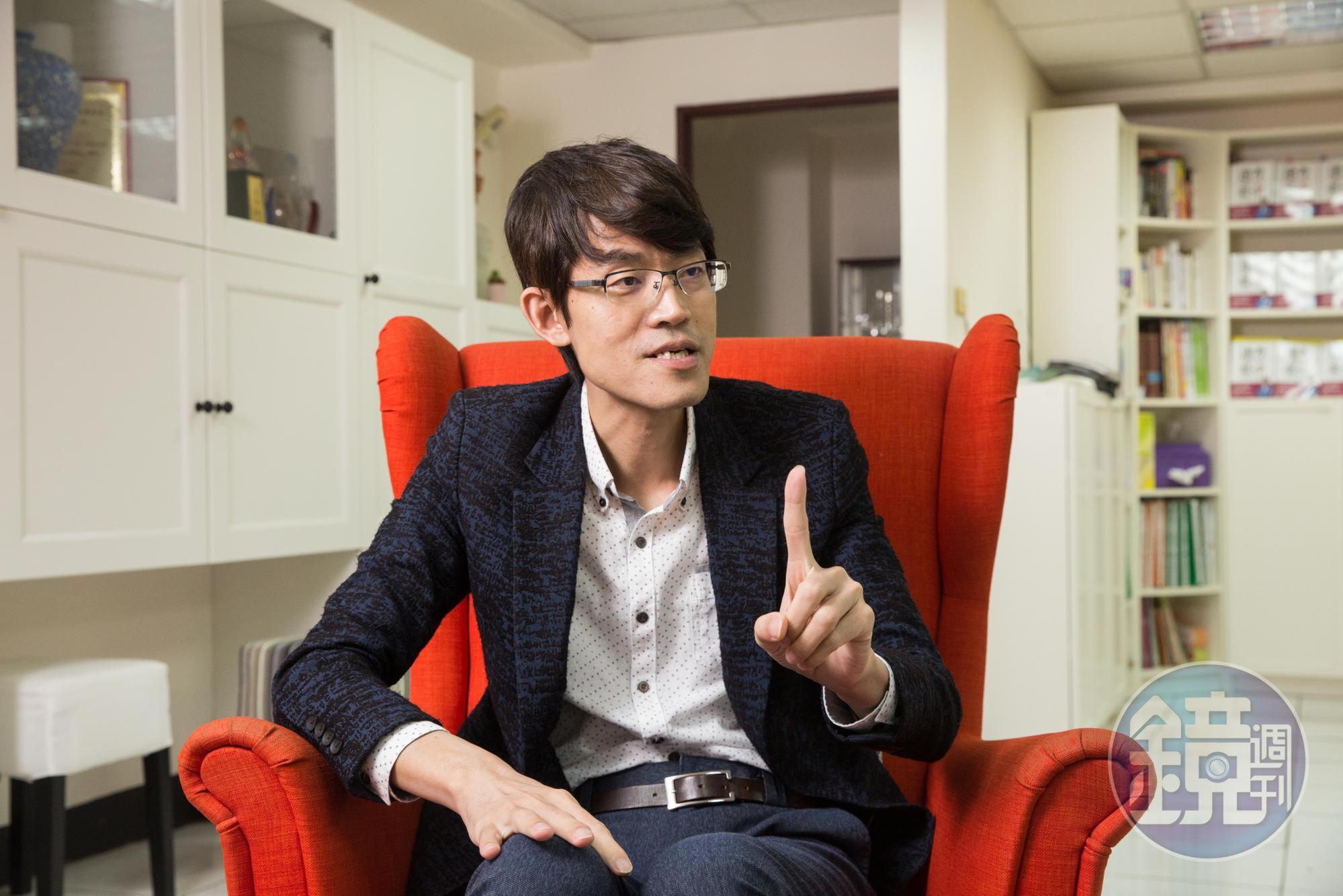 包租公蔡志雄律師指出，多與房東聊聊，打聽前一個房客租屋的情況，可以看出房東的大概面貌。