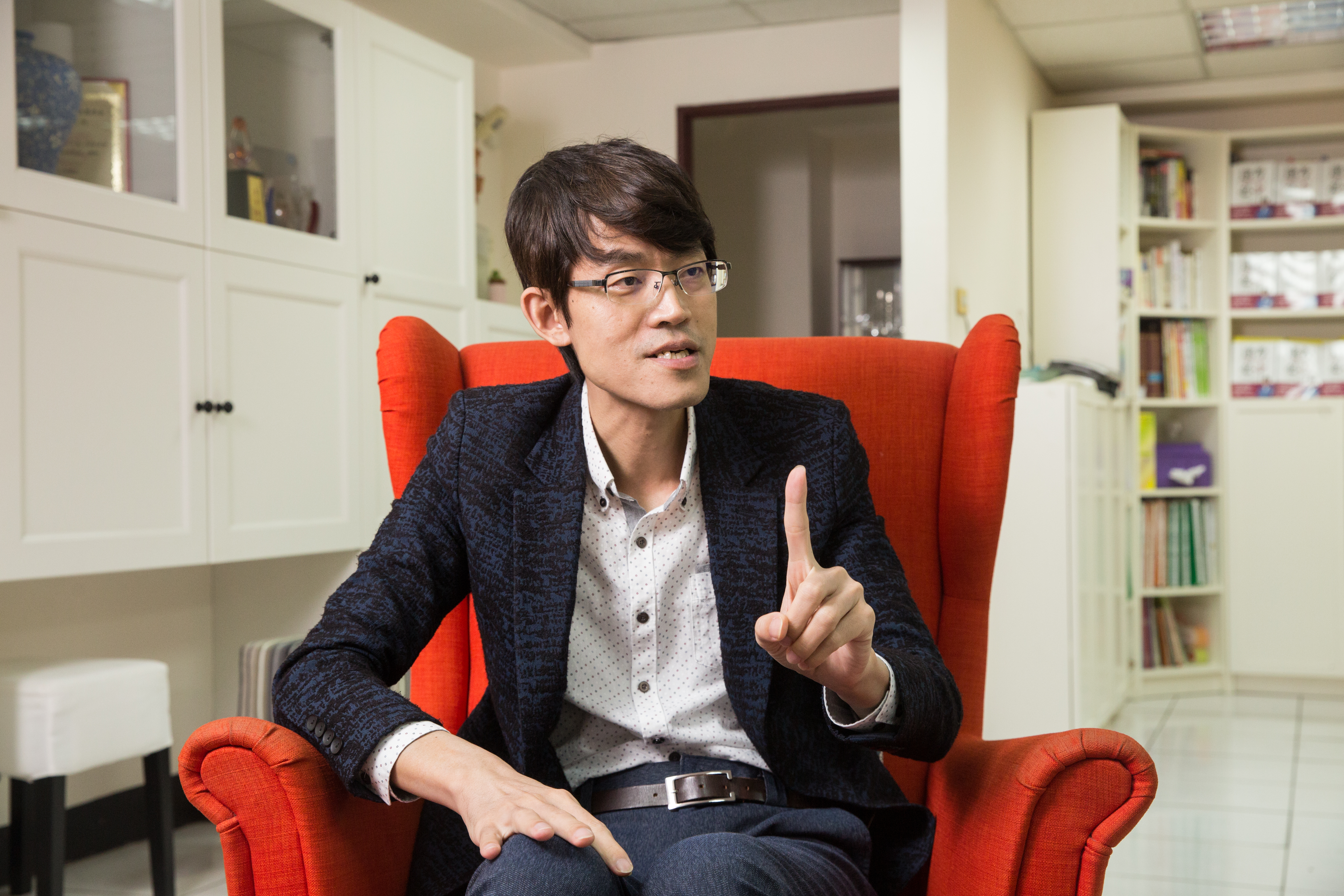 包租公蔡志雄律師指出，多與房東聊聊，打聽前一個房客租屋的情況，可以看出房東的大概面貌。