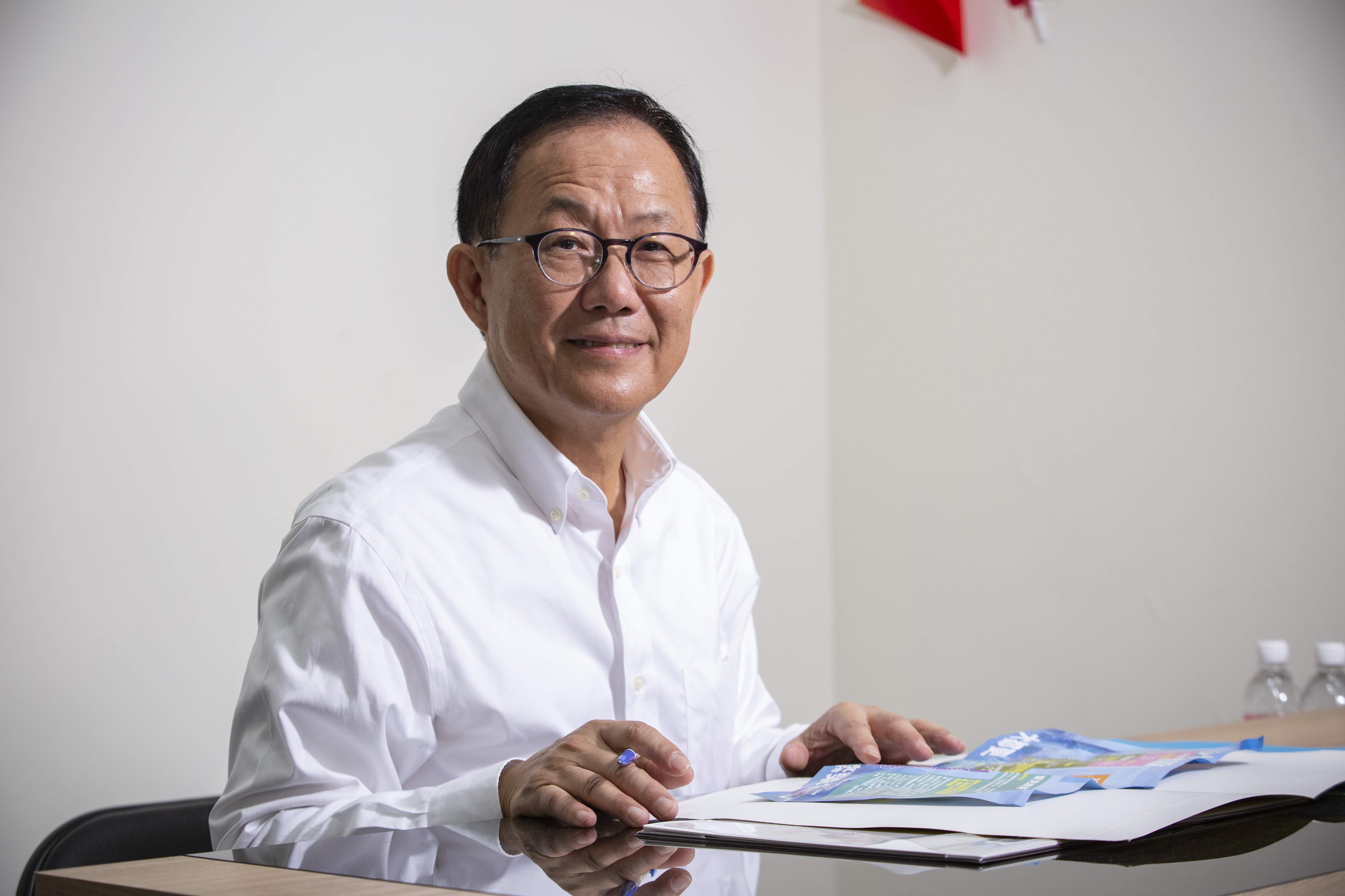 和母親感情極好的丁守中，從小看著媽媽做菜，留學期間他也做得一手好菜。