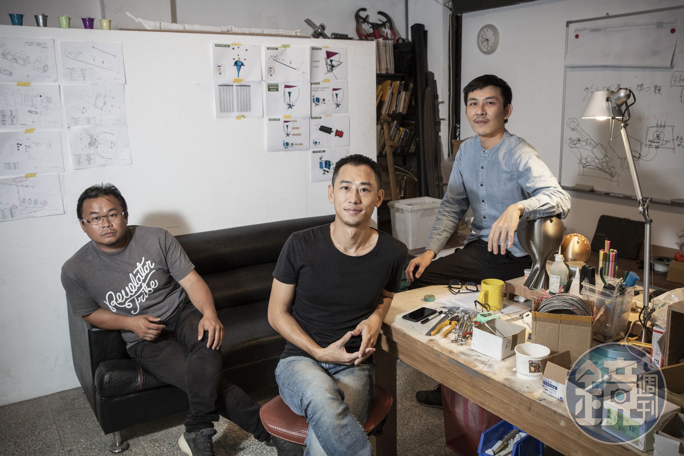 豪華朗機工繼台北世大運聖火裝置，在台中花博再創藝術的最大值，圖為（左起）張耿華、陳志建、林昆穎。