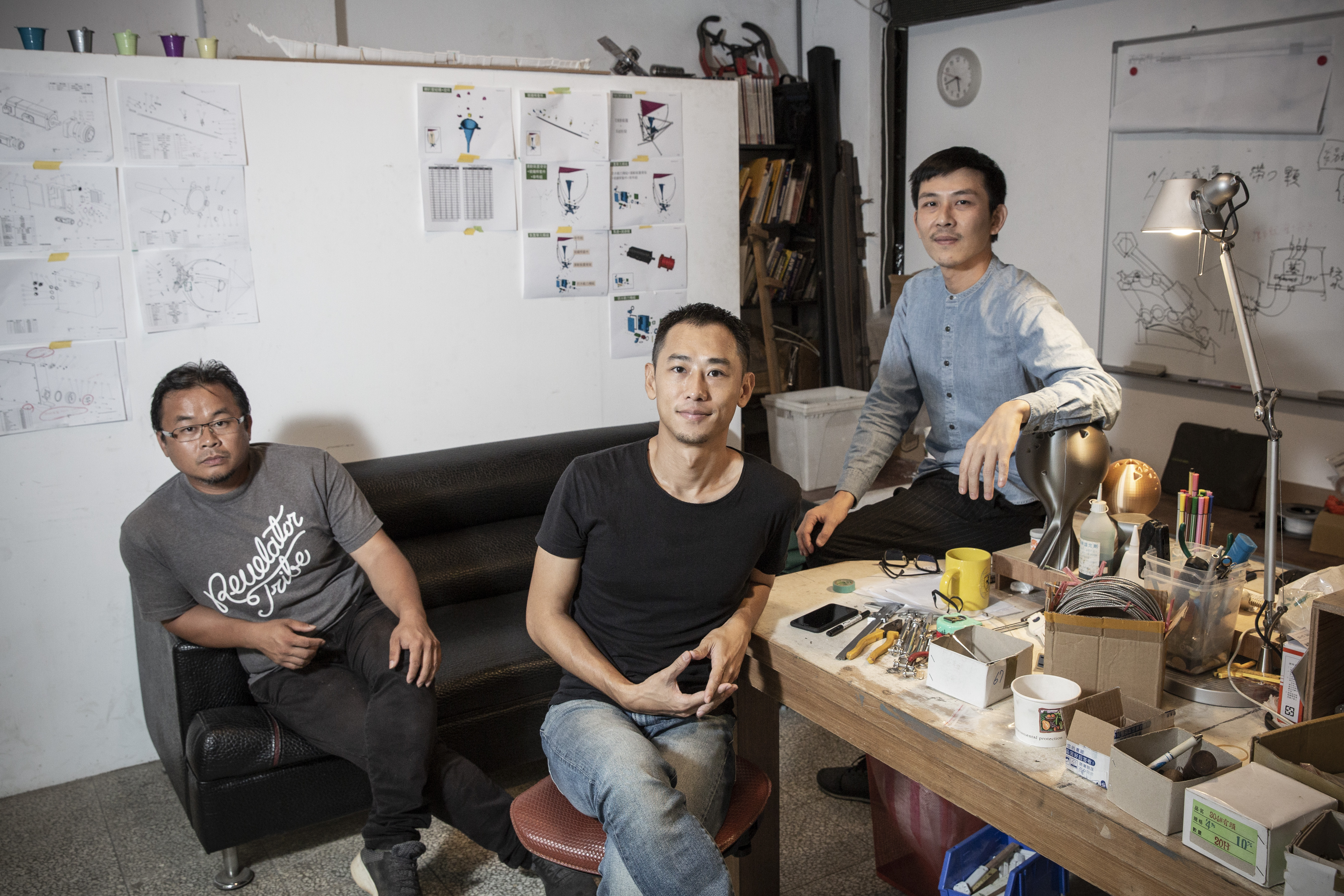 豪華朗機工繼台北世大運聖火裝置，在台中花博再創藝術的最大值，圖為（左起）張耿華、陳志建、林昆穎。