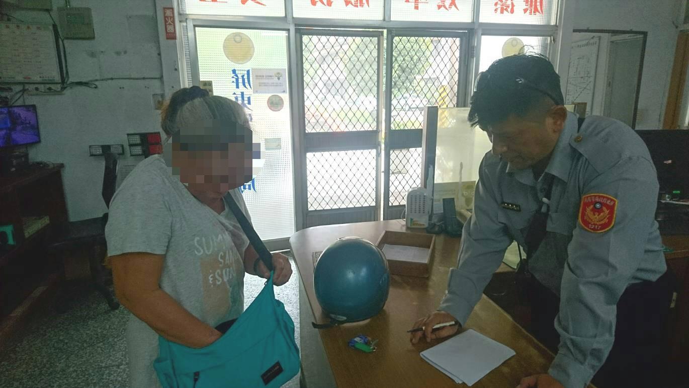 吳婦接到詐騙電話領了57萬元,平生的積蓄差點付諸東流。(翻攝畫面)