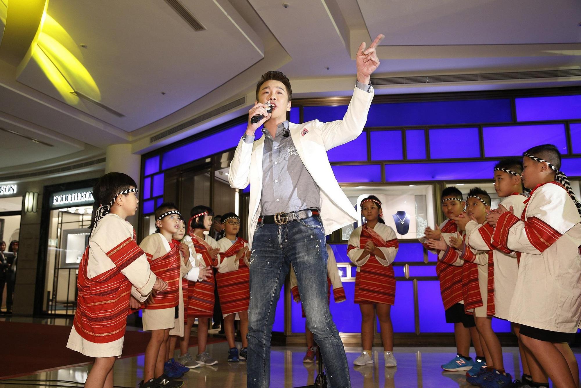 陶喆受微風慈善基金會之邀,擔任「2018 Make A Wish」聖誕點燈晚會圓夢大使。(偉大文化提供)