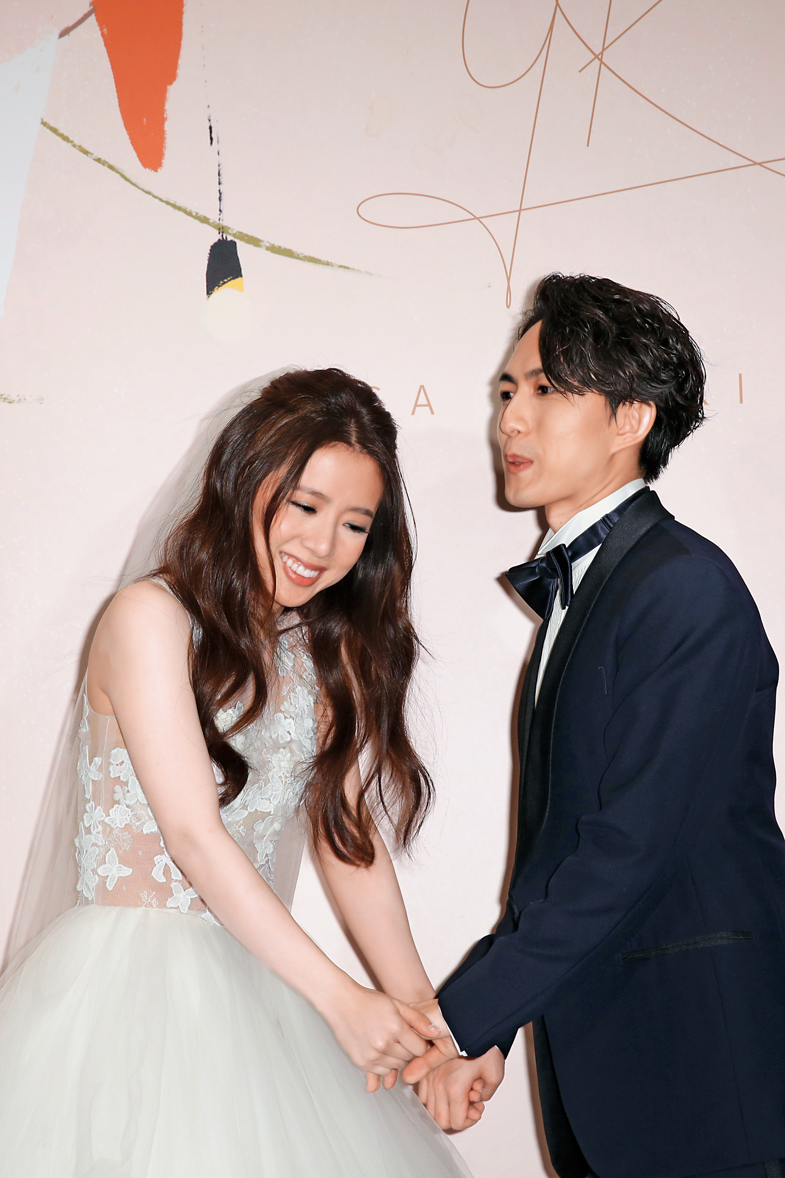 和林宥嘉（右）合作時，他尚未當兵，如今即使和丁文琪（左）結婚、生小孩，登曼波覺得他的本質一直沒變。