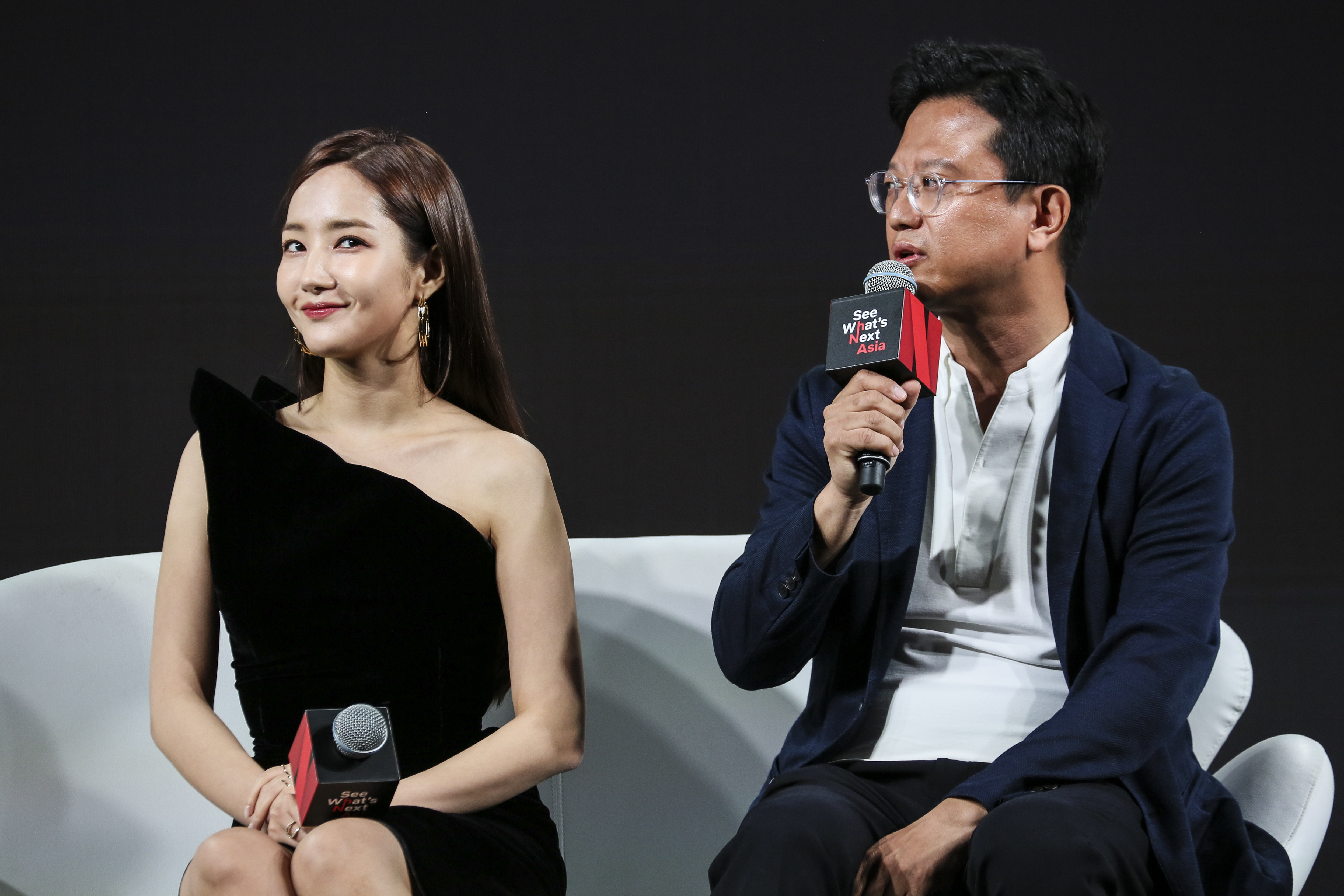 朴敏英有顏有身材，更被公認是《Busted！明星來解謎》最聰明的偵探。（Netflix提供）