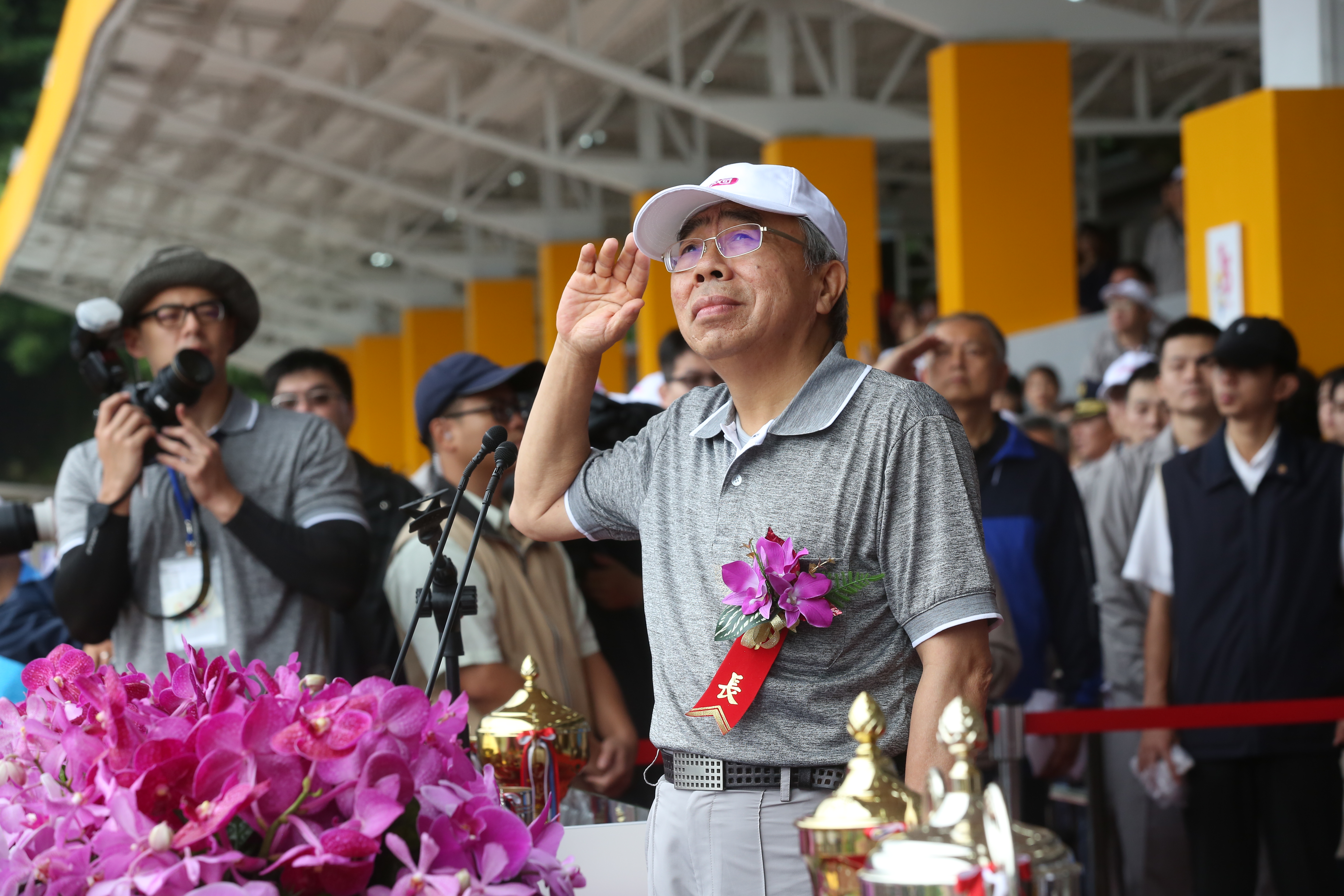 王文淵主持台塑運動會，並宣布今年年終6個月往上加。