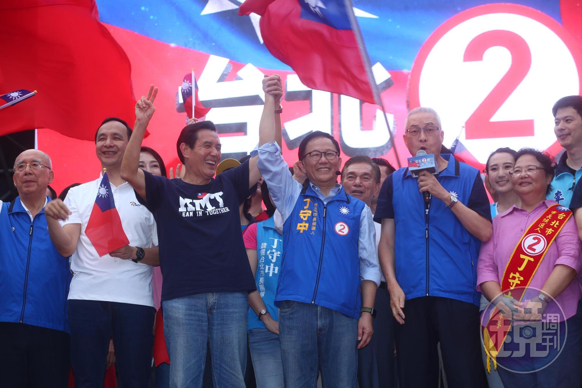 國民黨台北市長候選人丁守中今在凱道造勢,批現任市長柯文哲只會說幹話。