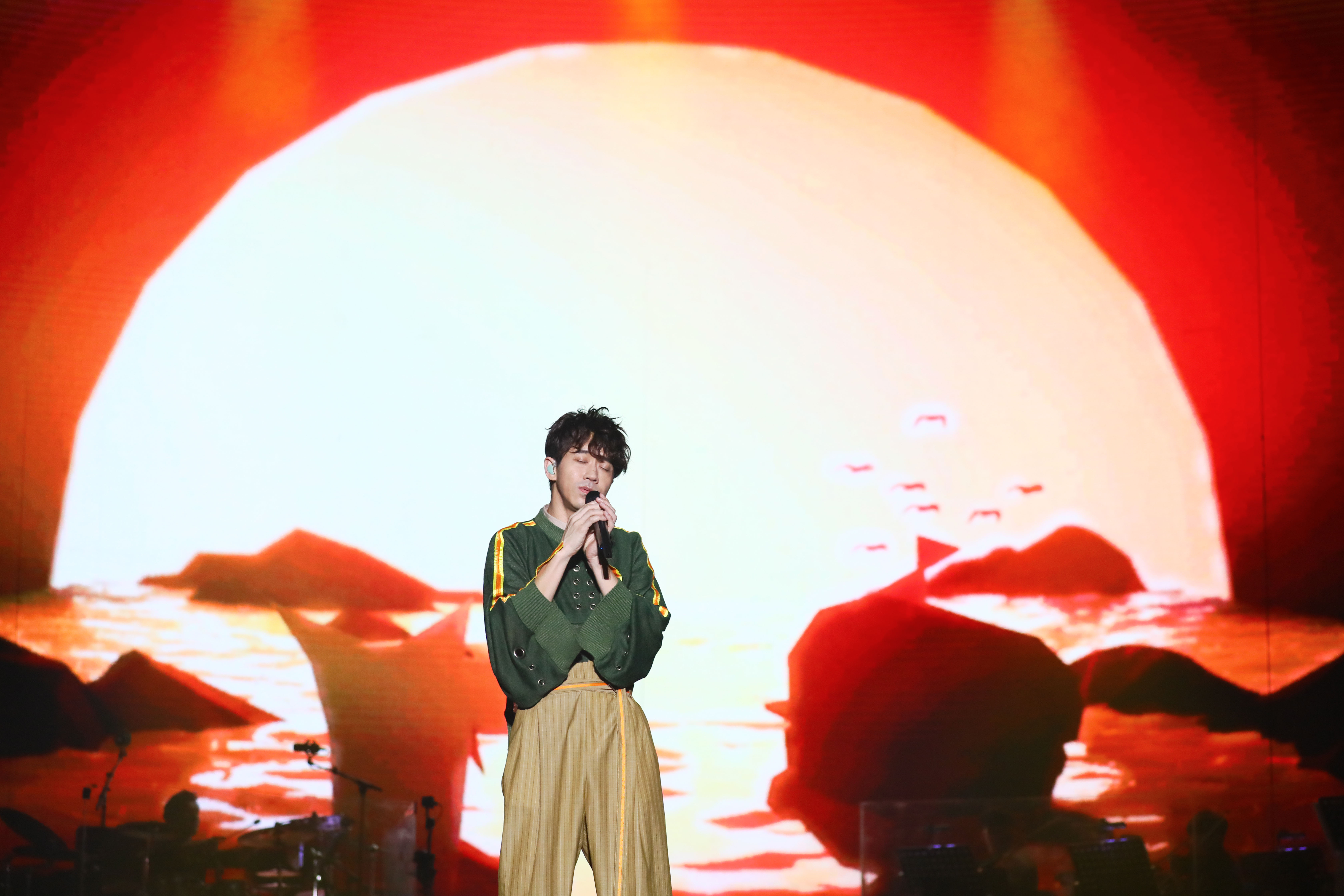 大馬國寶光良10日在吉隆坡舉辦演唱會光榮返鄉開唱。（星娛音樂提供）