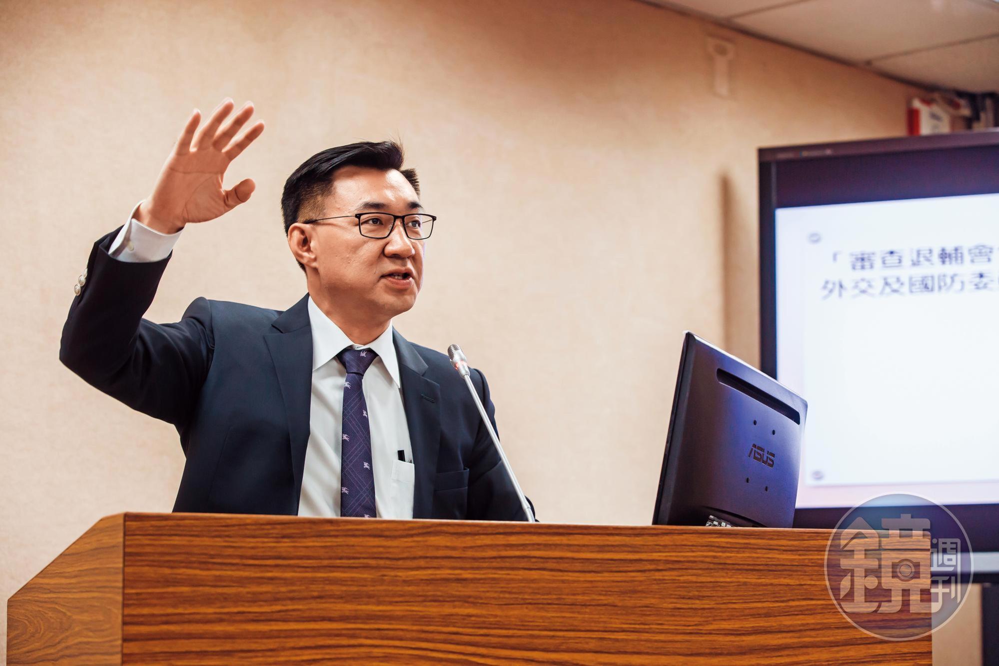 立委江啟臣正草擬法案展開連署,欲改革現行不合理的義消撫卹金制度。