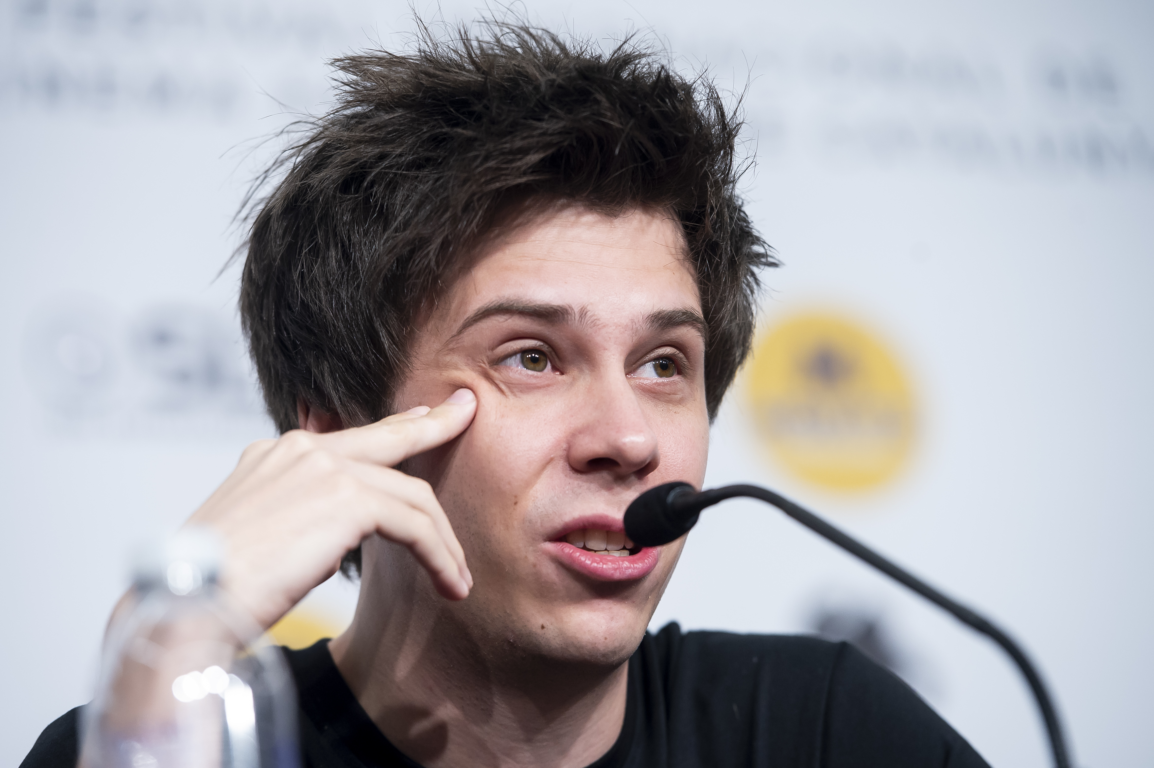 西班牙知名網紅Ruben Gundersen在5月間自承心力交瘁，瀕臨崩潰。（東方IC）