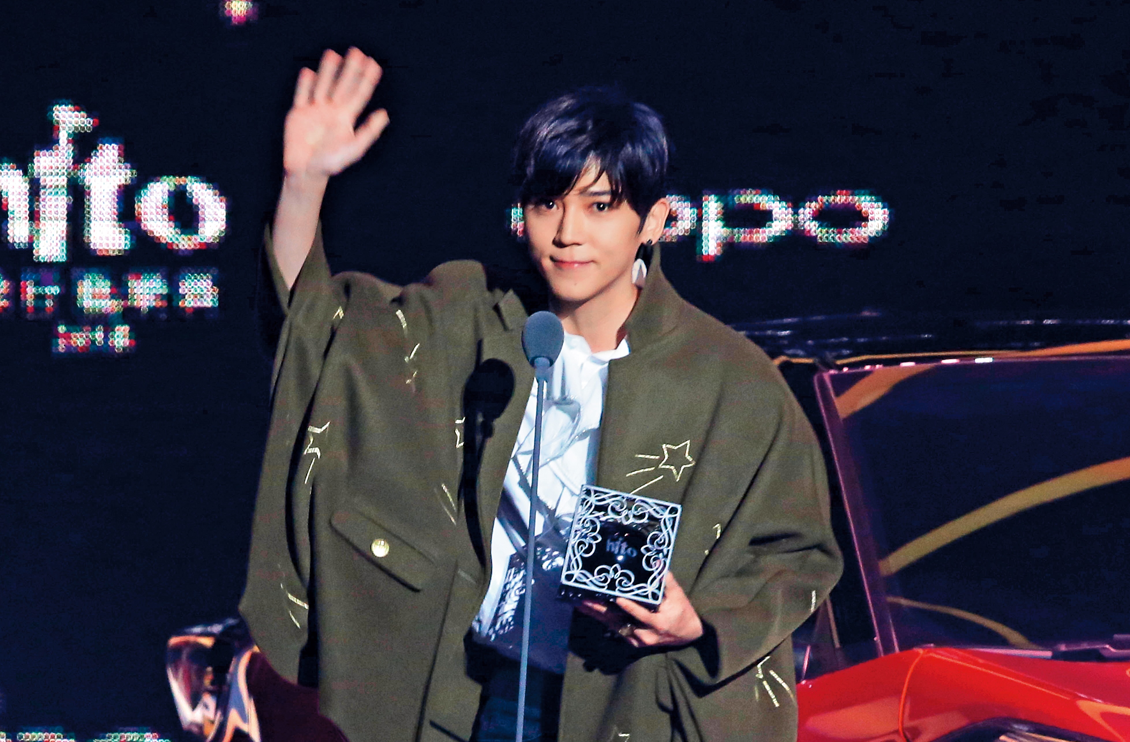 人氣超旺的畢書盡，經常受邀出席各大頒獎典禮。