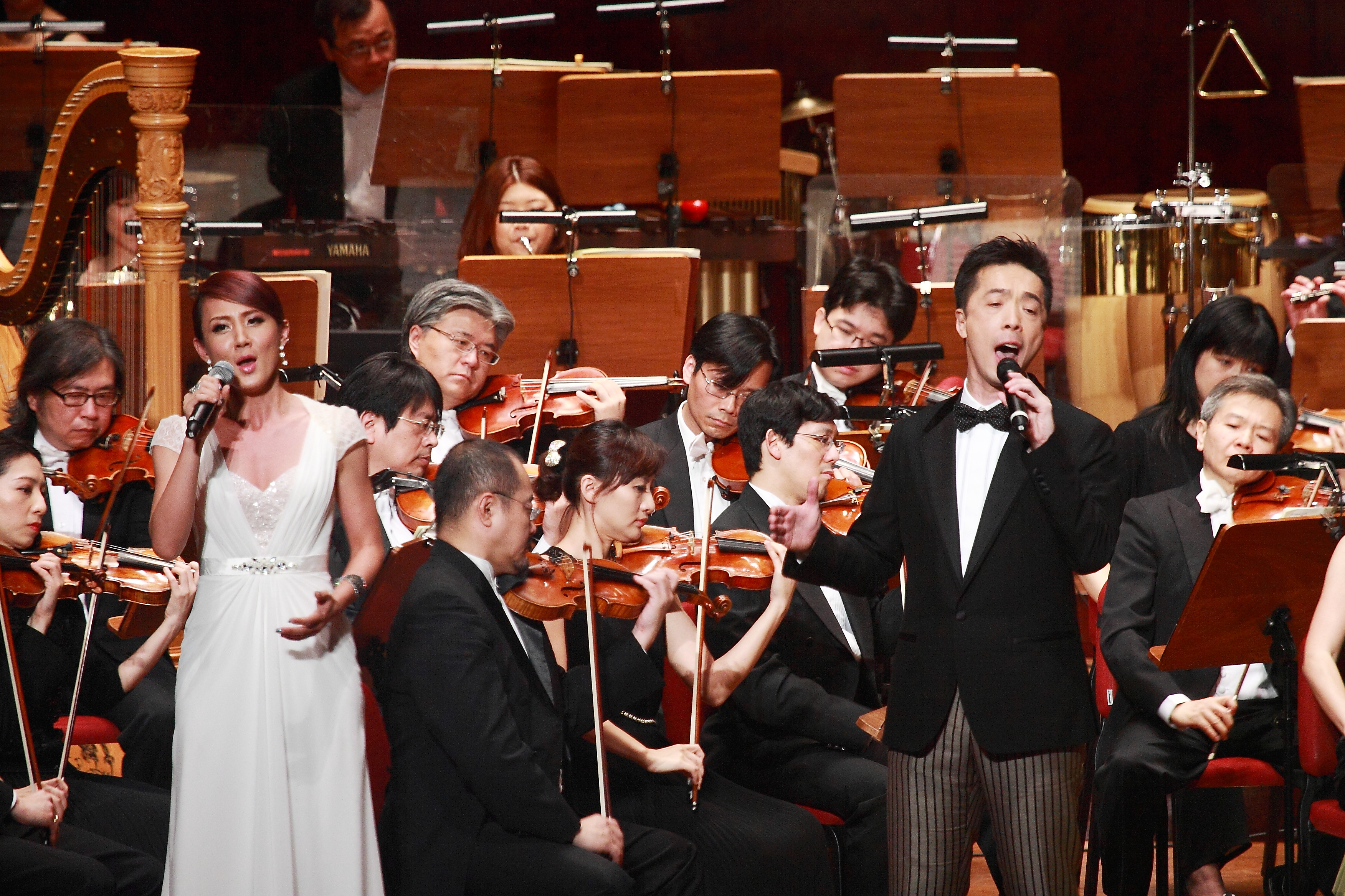 陳致遠擁有一副好歌喉，曾登上國家音樂廳獻唱。（陳致遠提供）