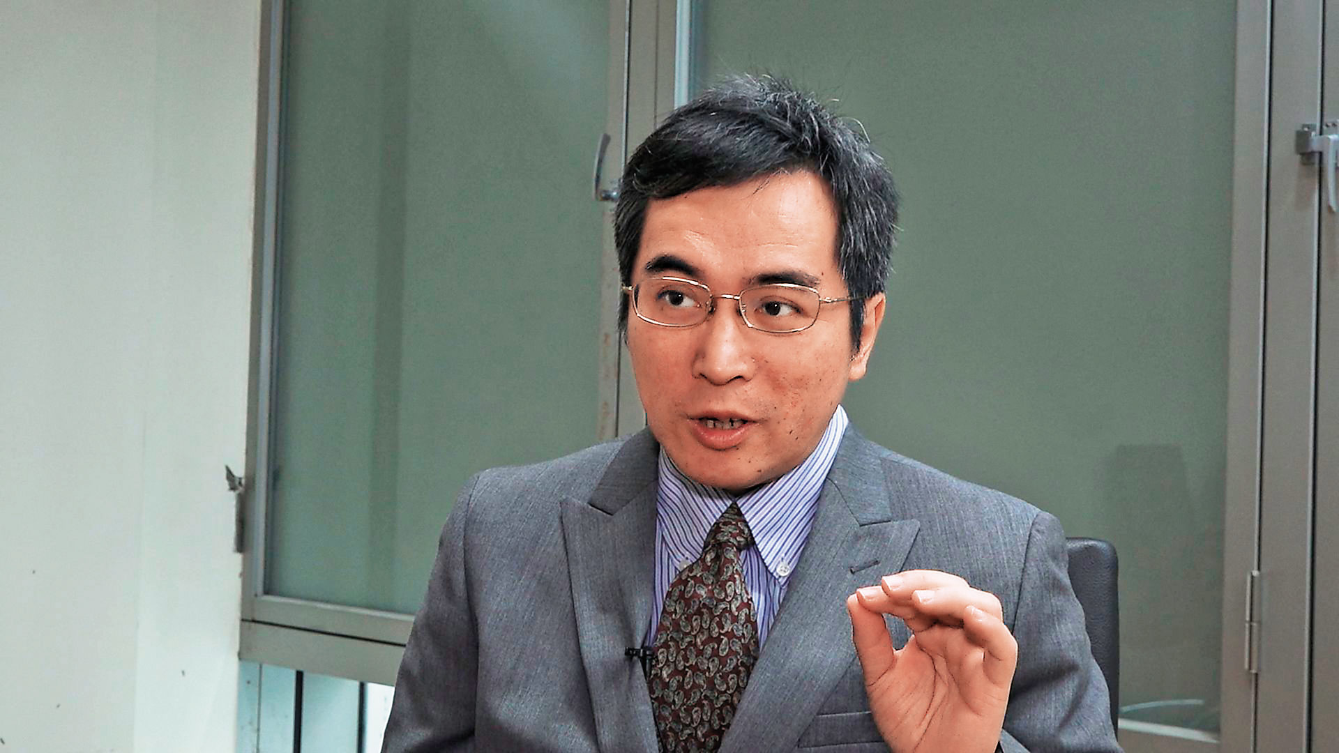 viagogo網站遊走法律之外，新北主任消保官王治宇提醒消費者睜大雙眼，別因對偶像的熱愛蒙蔽理智。