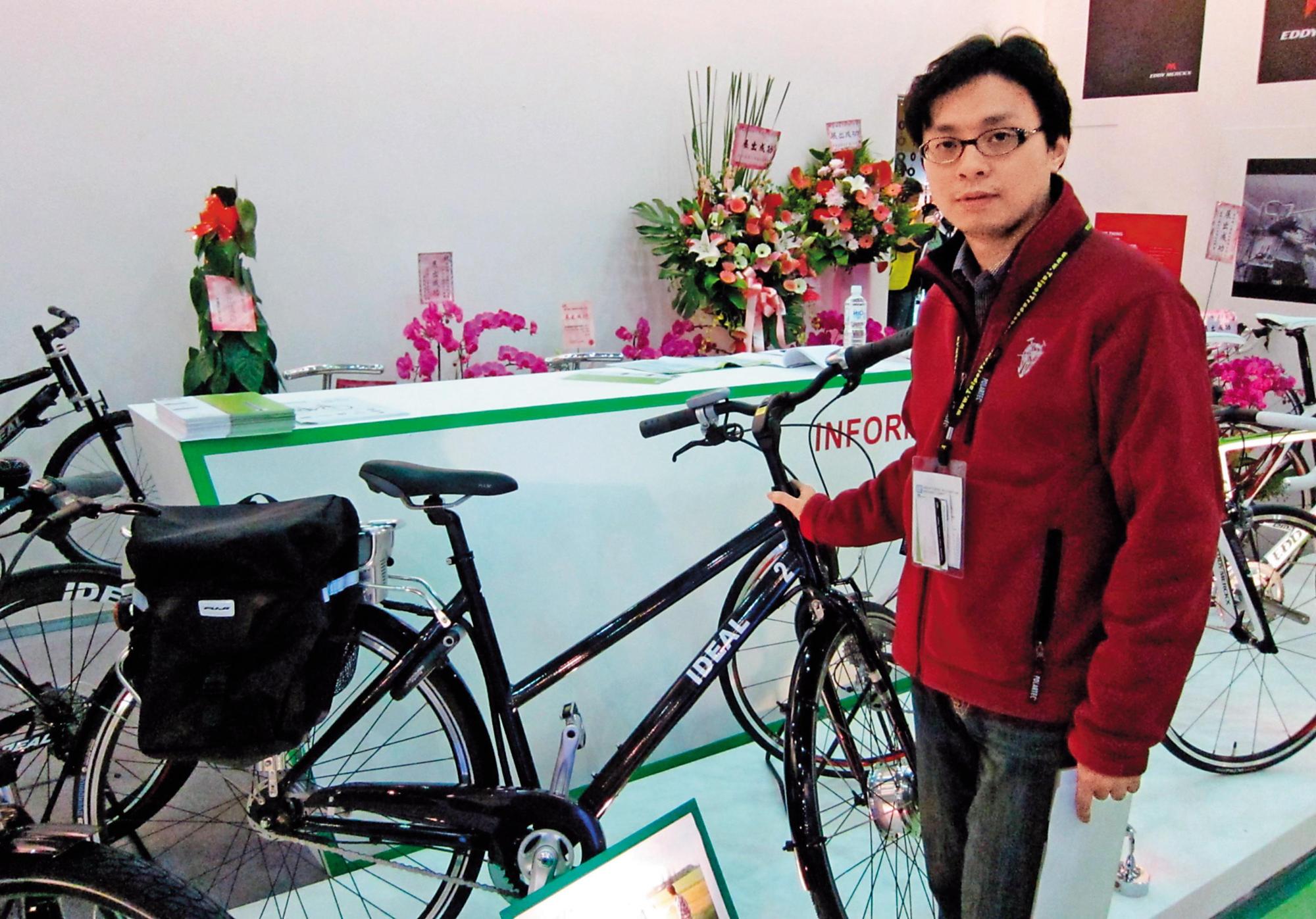 張元賓是美國華盛頓大學財務管理碩士，身兼愛地雅及富喬工業等2家上櫃公司董座。（中央社）