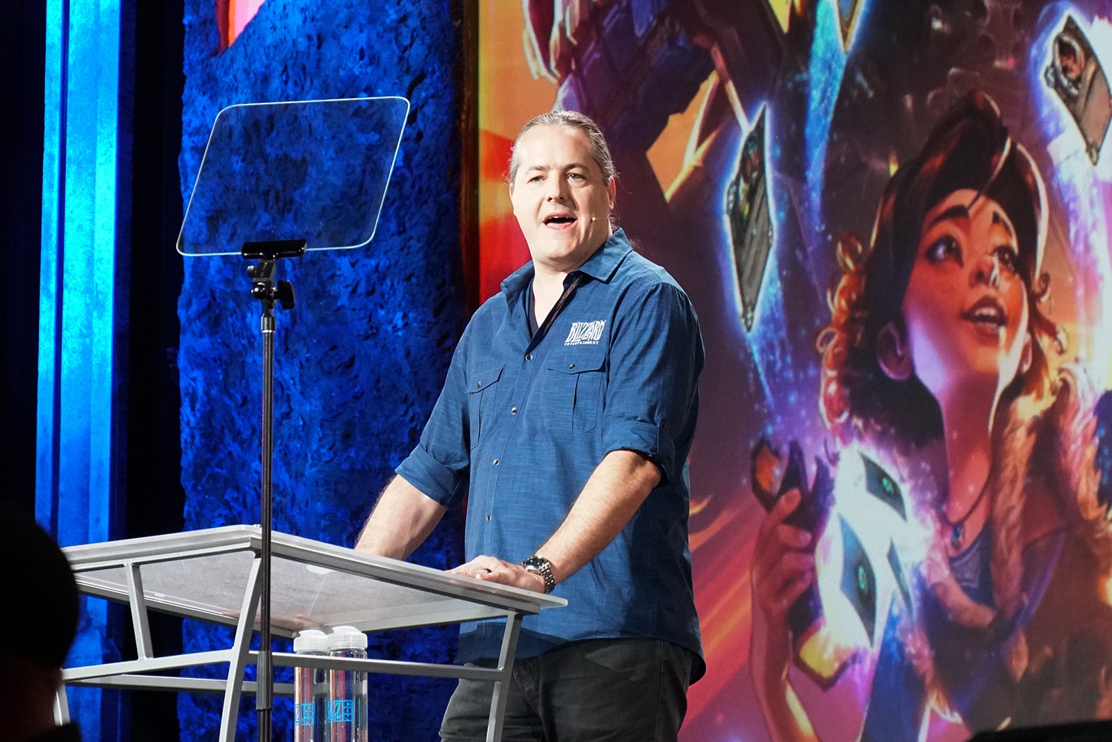 暴雪新任總裁巴拉克（J. Allen Brack）。這是他首度以總裁身份參與暴雪嘉年華，但隨即面臨玩家對《暗黑破壞神》新作的大力抨擊。