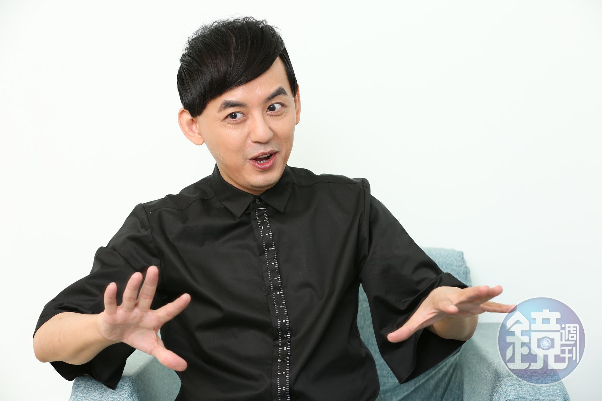 黃子佼笑說目前還沒廠商邀他在尾牙上唱歌，都還是主持邀約。