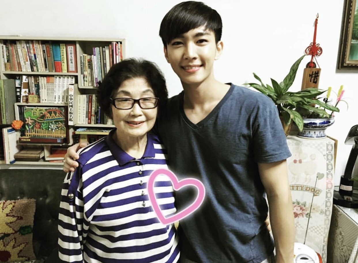 外婆因癌症辭世，炎亞綸非常不捨。（翻攝炎亞綸IG）