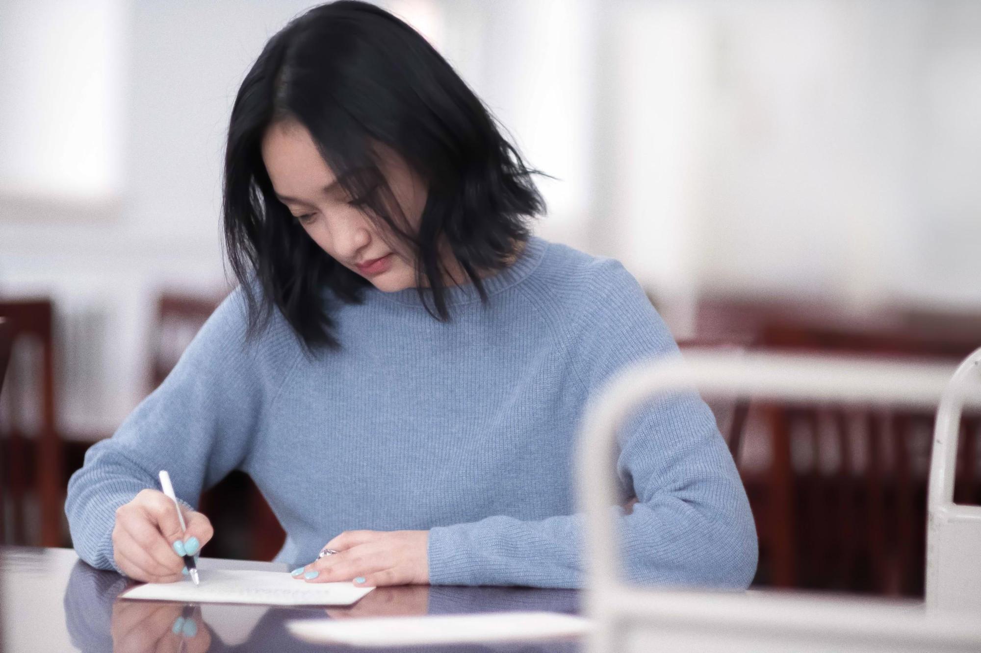 周迅沒有刻意大鳴大放，她飾演的之華清清淡淡，又輕鬆寫意，令人看得舒服。（甲上提供）