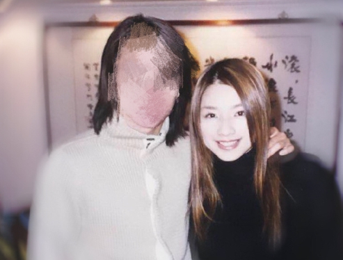 李威昨（13日）在微博PO出和許瑋倫的合照，並祝她生日快樂，簡短字句中表達出無盡的思念。（翻攝自李威微博）